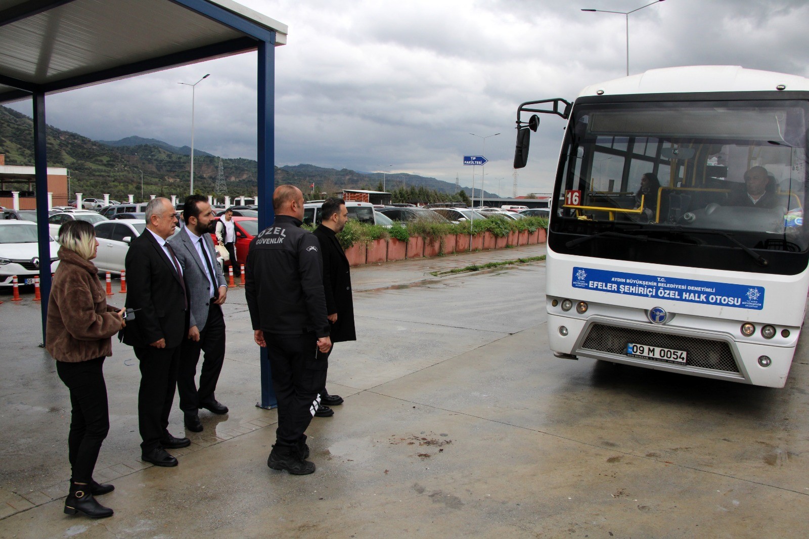 Aydın Adnan Menderes Üniversitesi’nde Yol Çöktü (2)