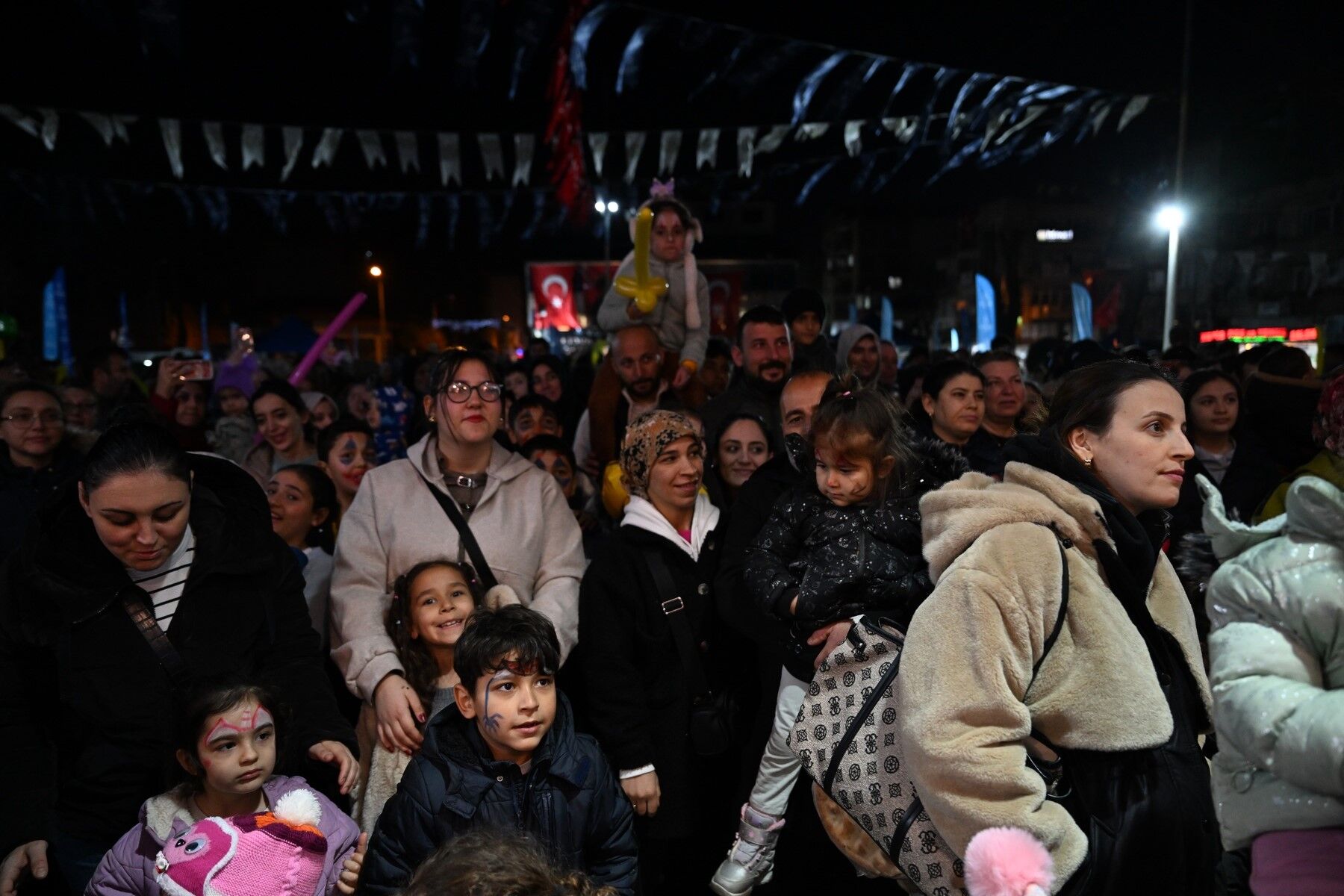 Aydın Büyükşehir Belediyesi, İncirliova'da Vatandaşları Ramazan Etkinlikleri Ile Buluşturdu (3)