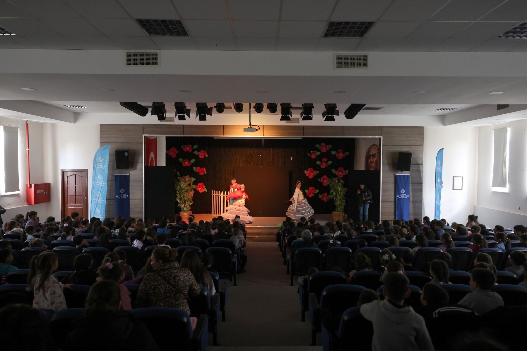 Aydın Büyükşehir Belediyesi’nden Çocuklara Tiyatro Şöleni (4)