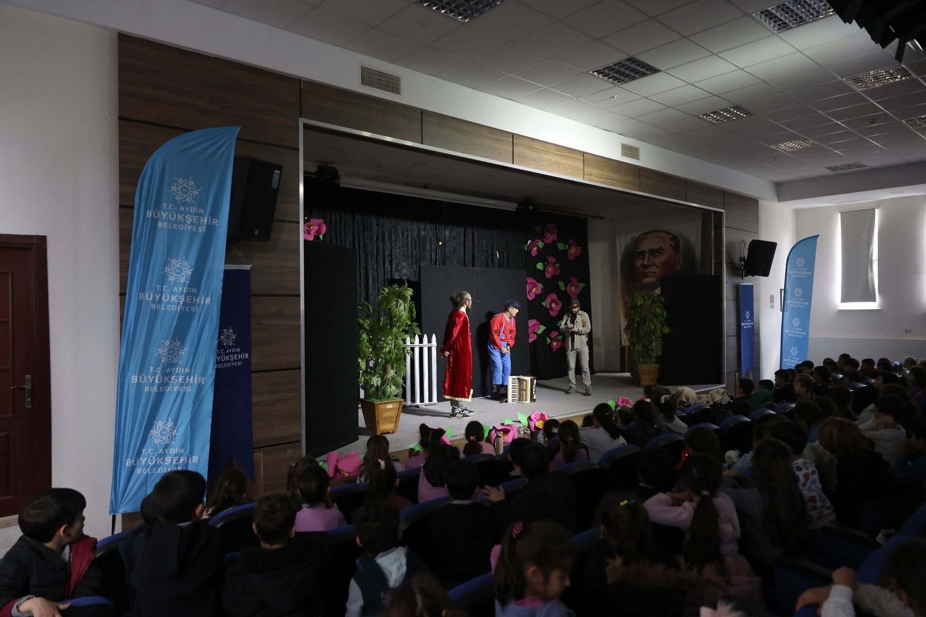 Aydın Büyükşehir Belediyesi’nden Çocuklara Tiyatro Şöleni (6)