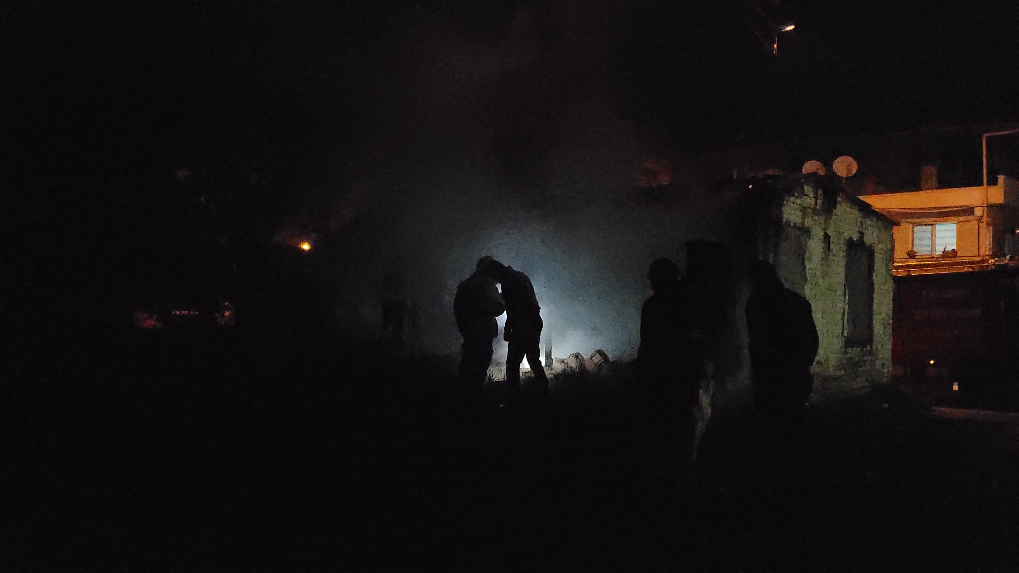 Aydın Efeler’de Metruk Binada Yangın Çıktı (4)