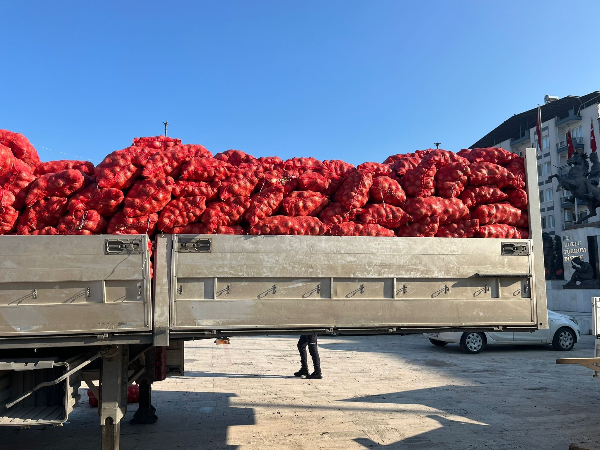 Aydın’da 30 Ton Bedava Soğan Dakikalar Içinde Tükendi (3)