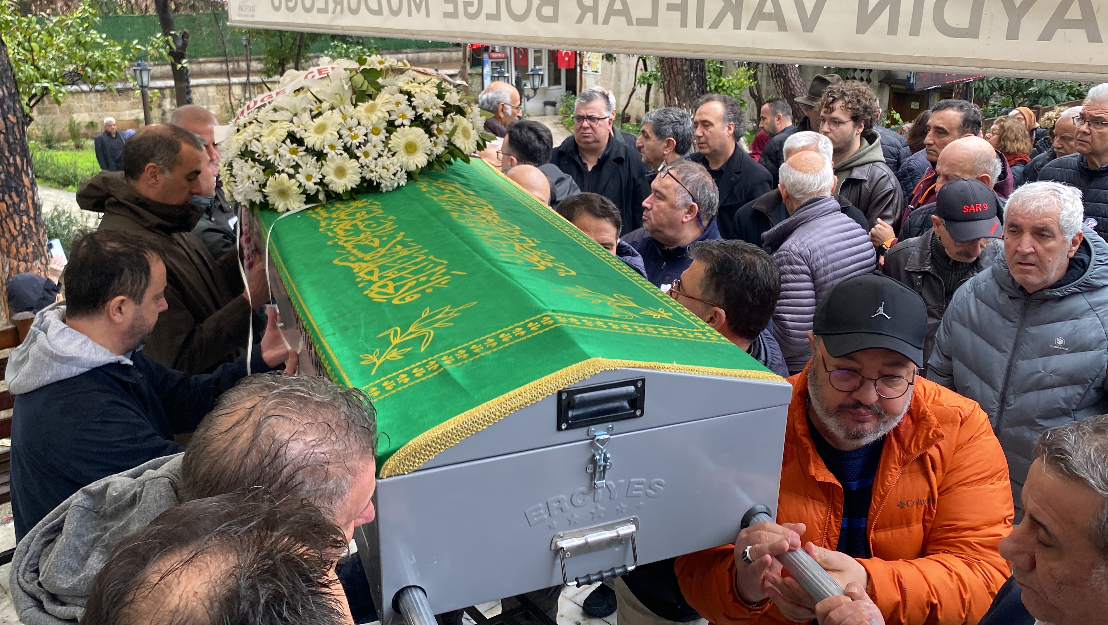 Aydın’da Bıçaklanarak Öldürülen Karı Kocaya Gözyaşlarıyla Veda (10)