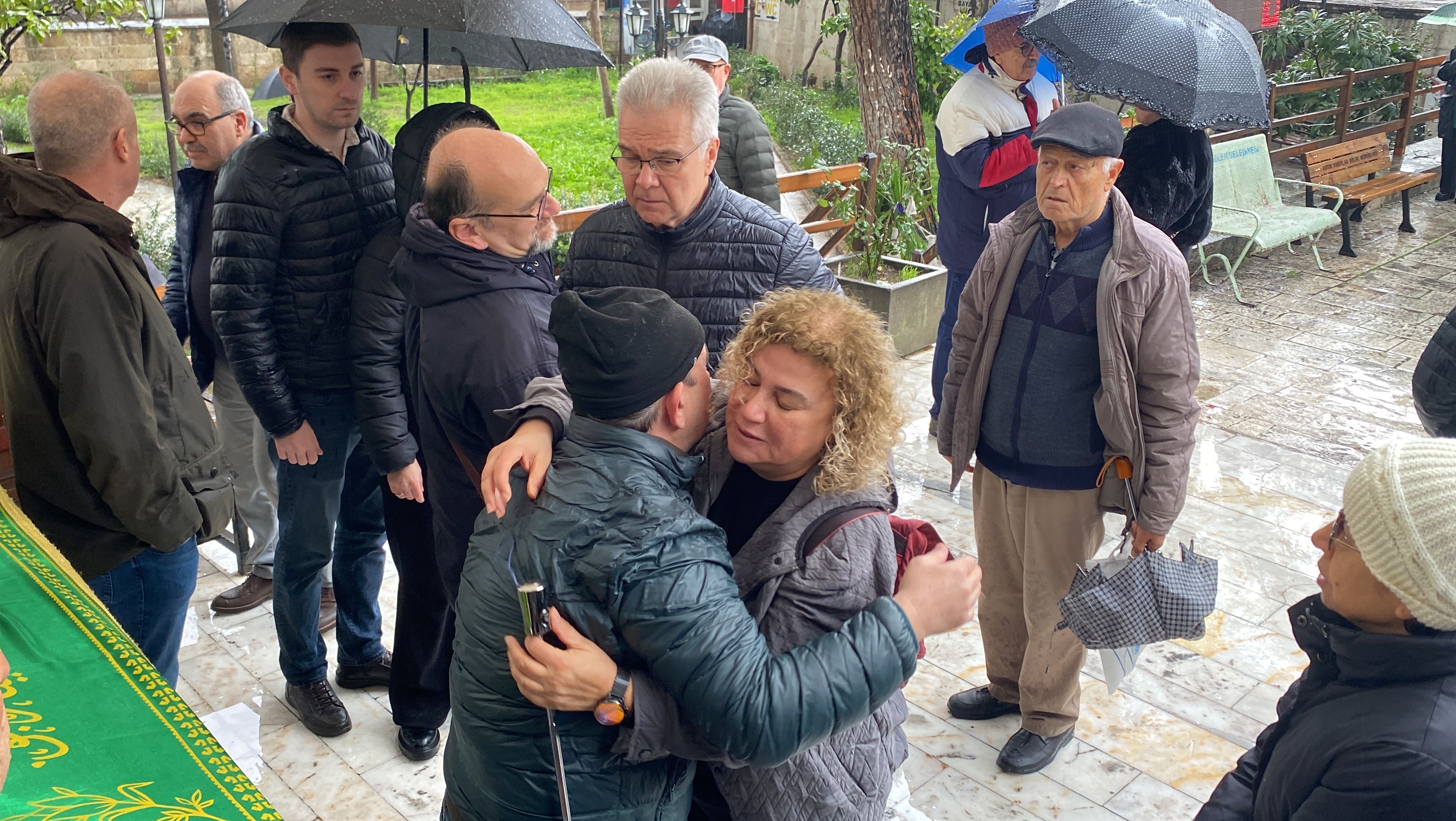 Aydın’da Bıçaklanarak Öldürülen Karı Kocaya Gözyaşlarıyla Veda (4)