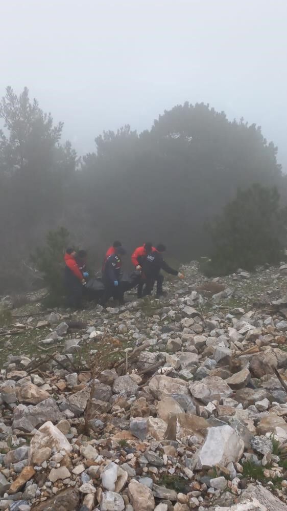 Aydın’da Kayalıklarda Bulunan Cesetle Ilgili Sıcak Gelişme (4)