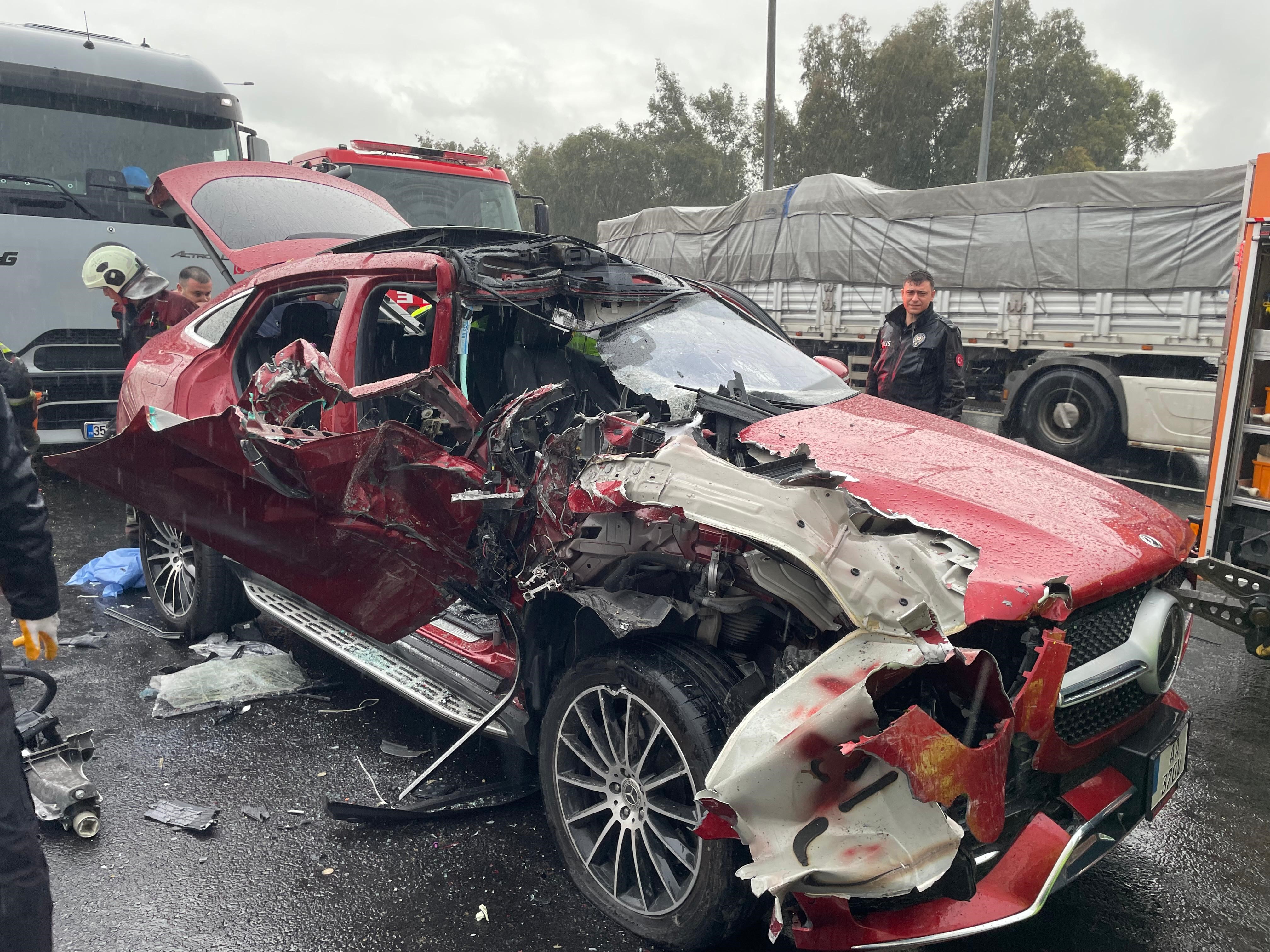 Aydın’da Lüks Otomobil Hurdaya Döndü (2)