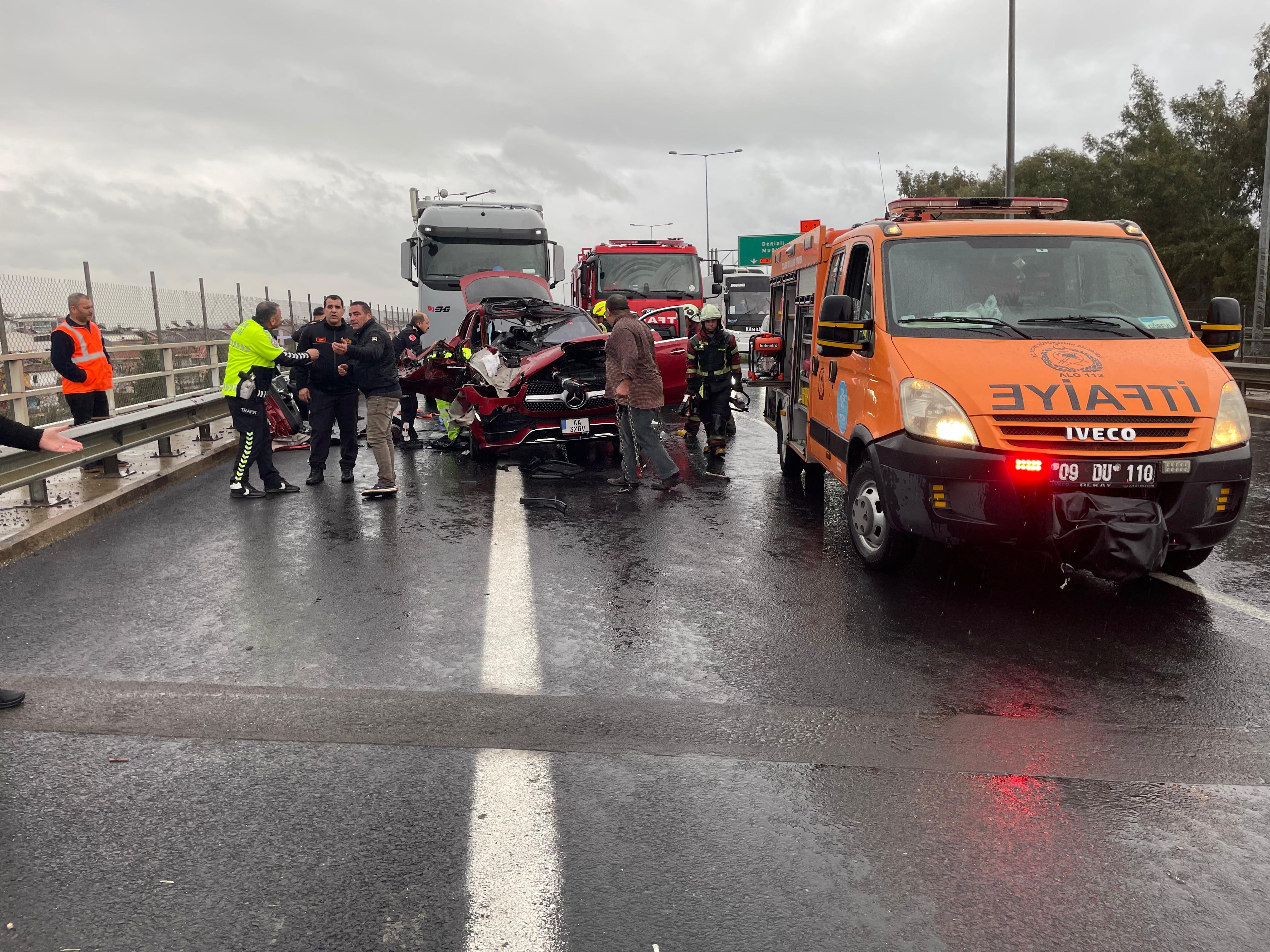 Aydın’da Lüks Otomobil Hurdaya Döndü (4)