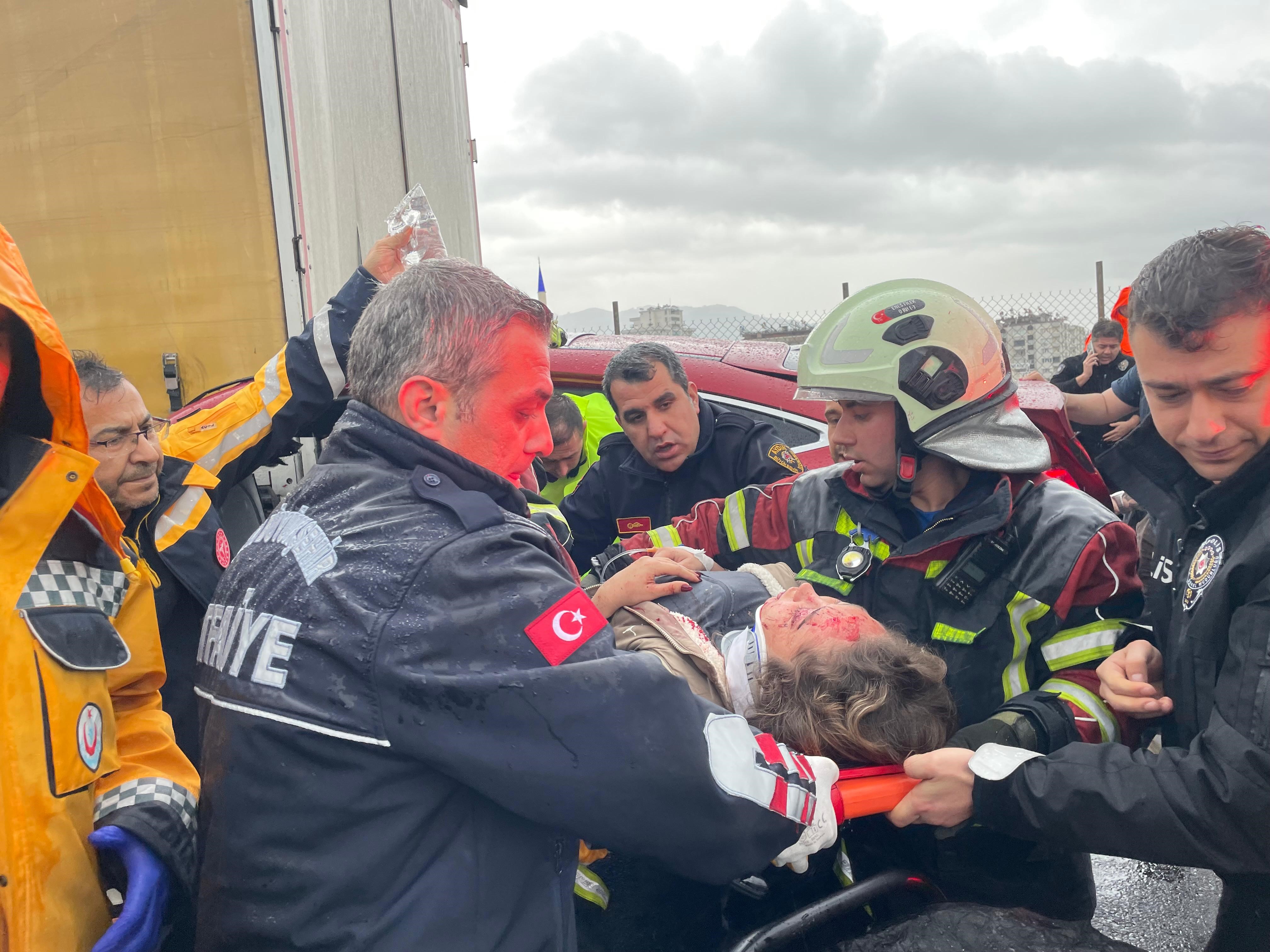 Aydın’da Lüks Otomobil Hurdaya Döndü (6)