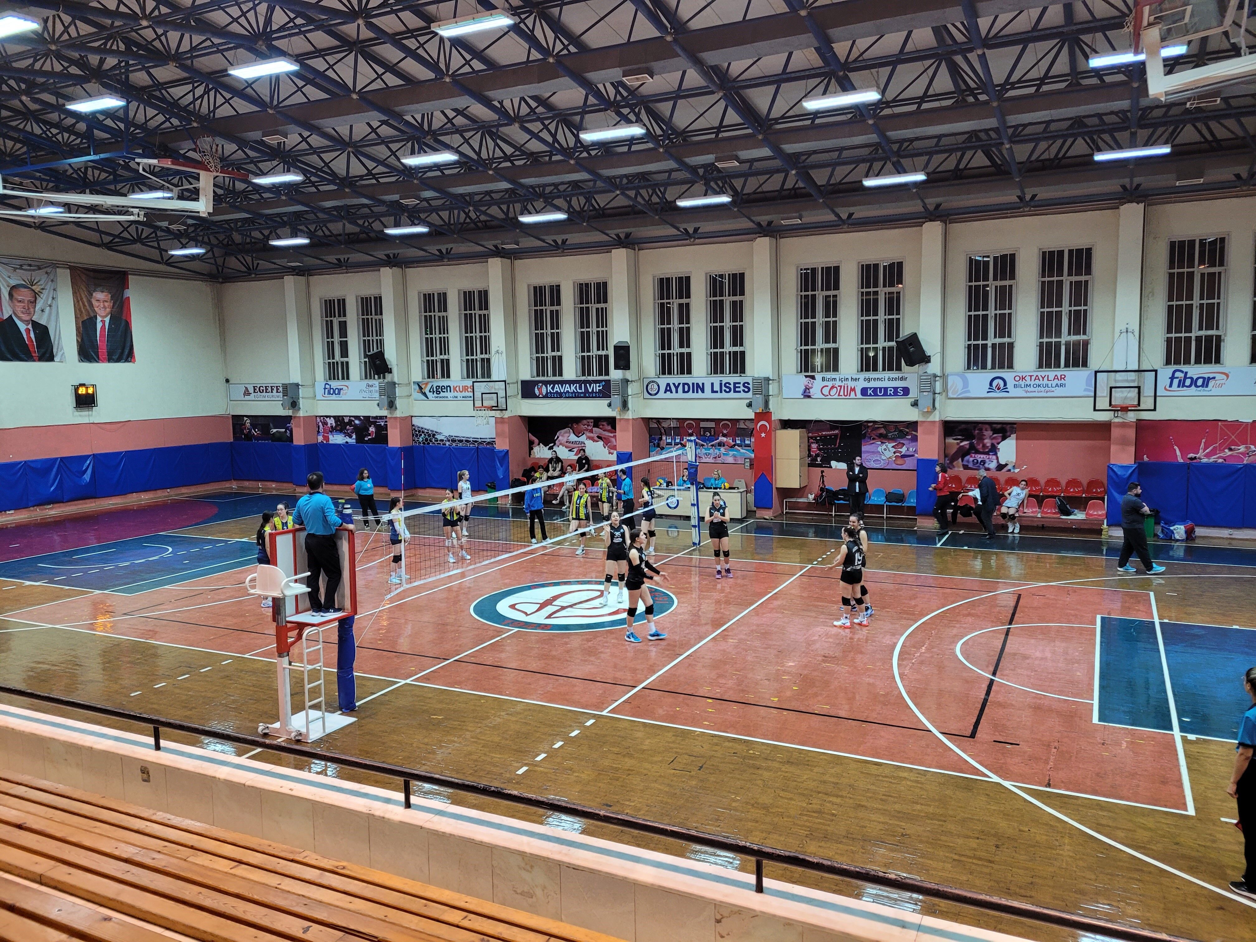 Aydın’da Ortalık Karıştı, Herkes Dışarı Çıkartıldı (3)