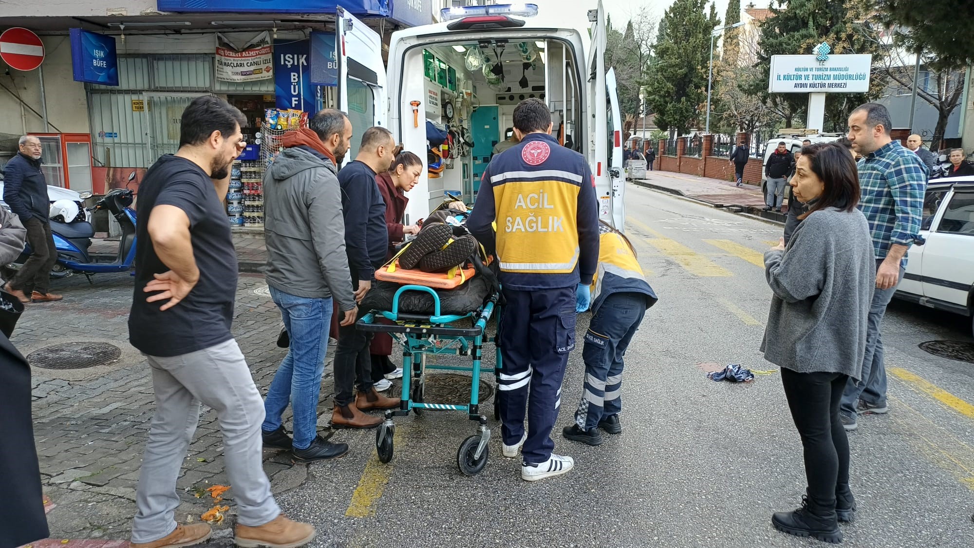 Aydın’da Otomobil Yayaya Çarptı (5)