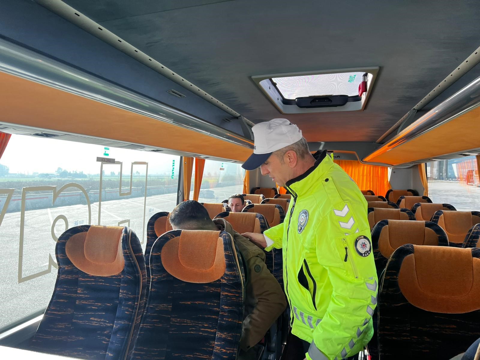 Aydın'da Polis Ekiplerinden Terminalde Hayati Uyarı (3)