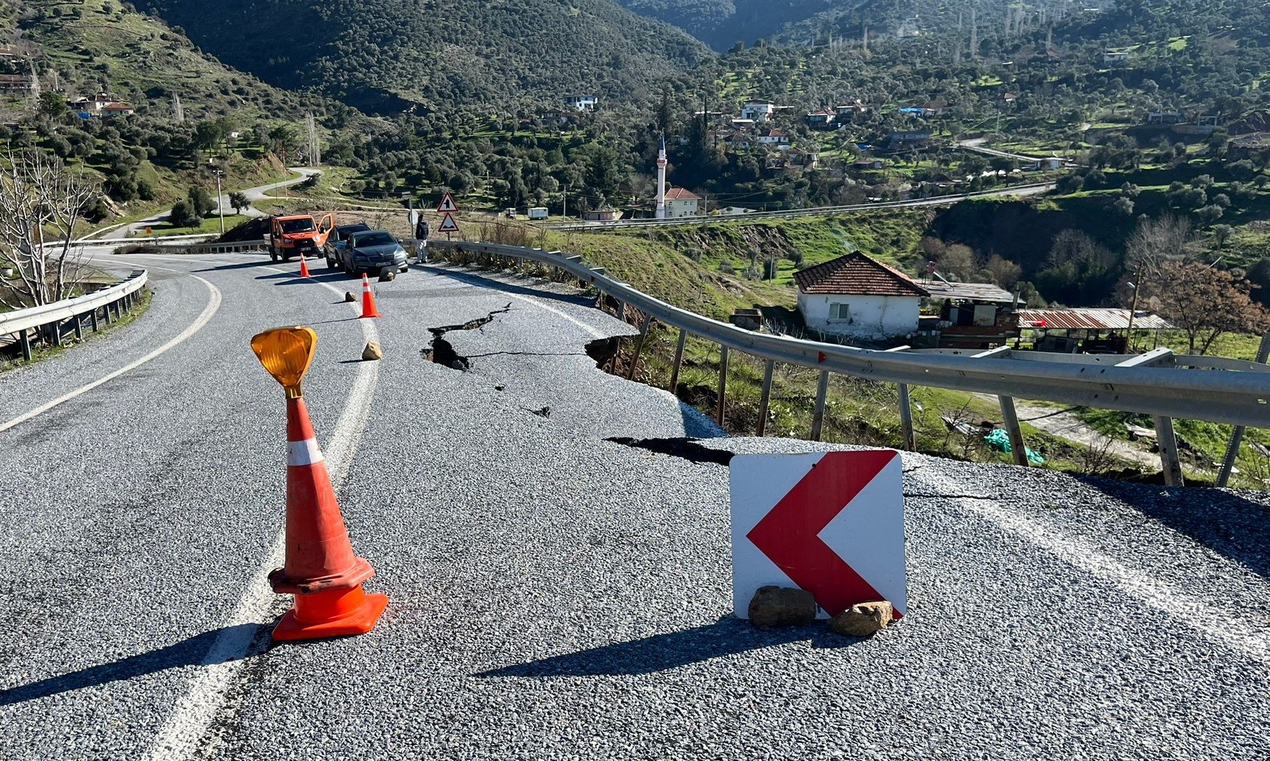 Aydın’da Toprak Kayması (3)-1