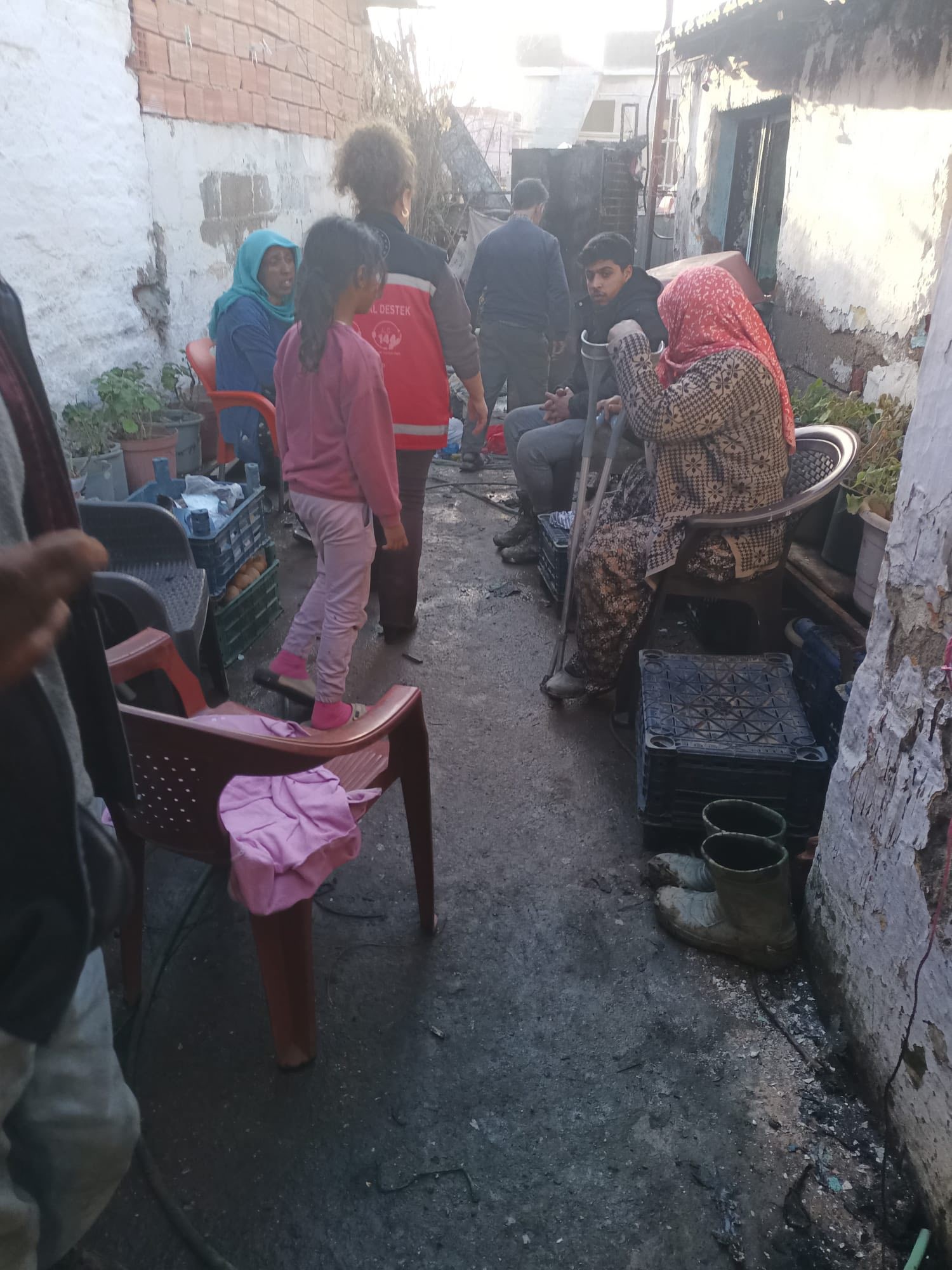 Aydın’da Yangın Mağduru Aileye Yardım Eli (5)