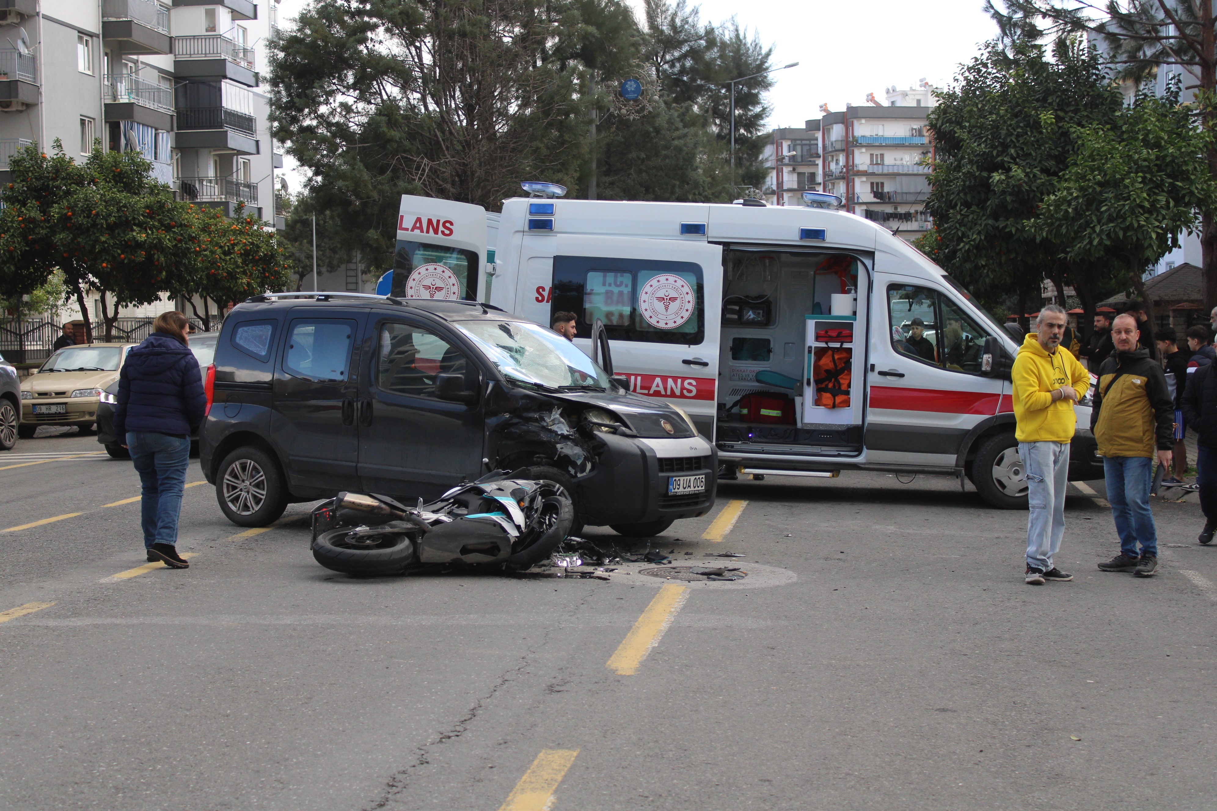 Aydın’daki Feci Kazada 1 Kişi Ağır Yaralandı (3)