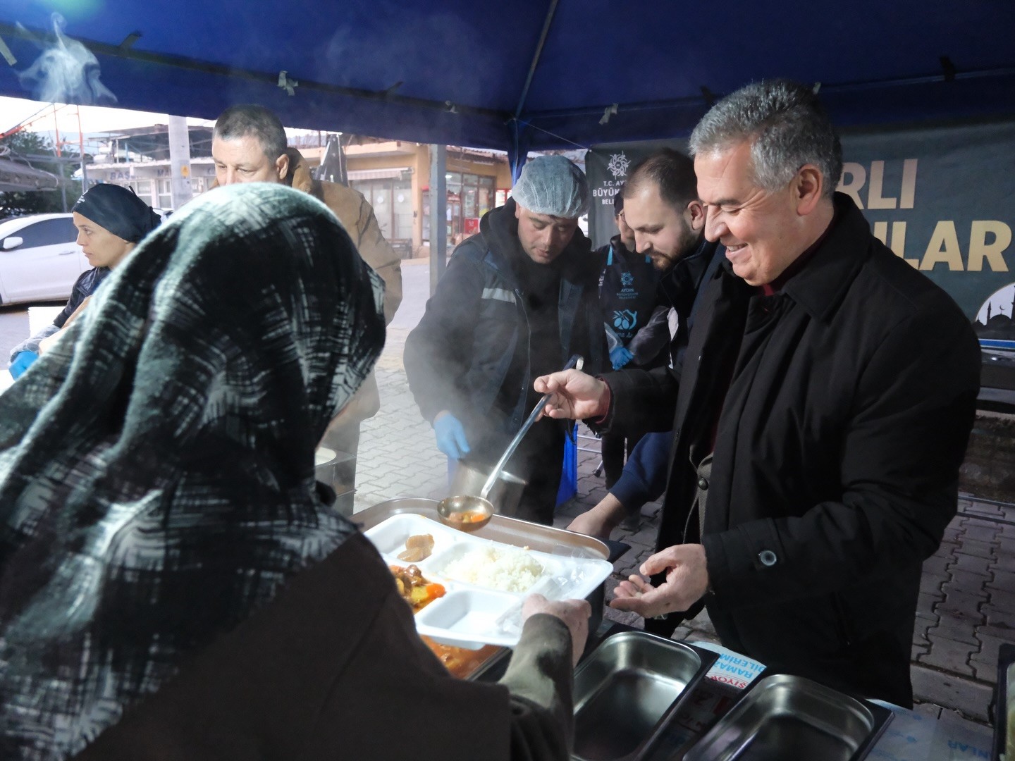Aydın’ın Buharkent Ilçesinde Ilk Iftar Etkinliği Savcıllı Mahallesi’nde Gerçekleştirildi. Başkan Erol, Ilk Iftarını Vatandaşlarla Yaptı (4)
