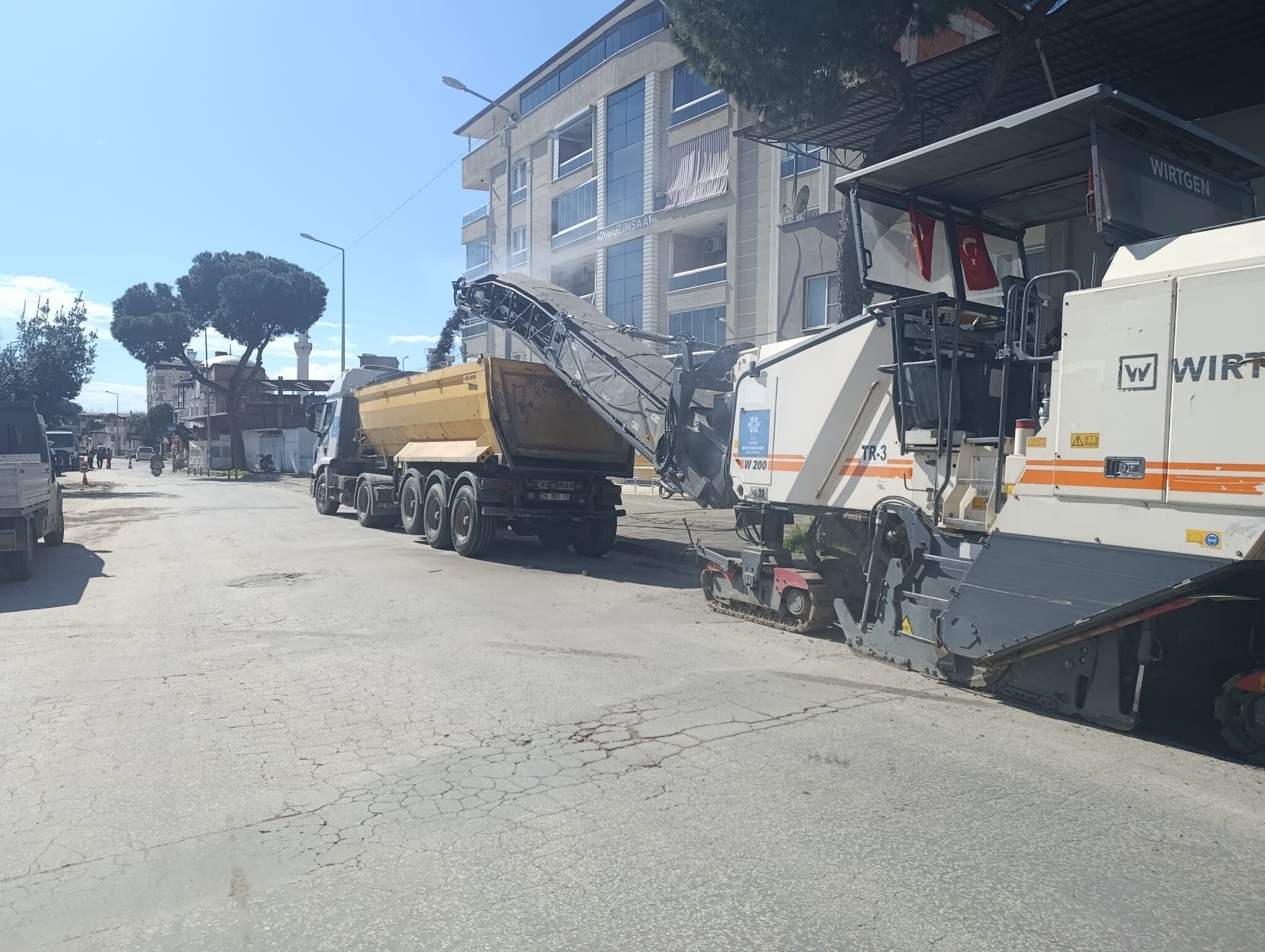 Aydın’ın Dört Bir Yanında Büyükşehir Ekipleri Çalışıyor (3)