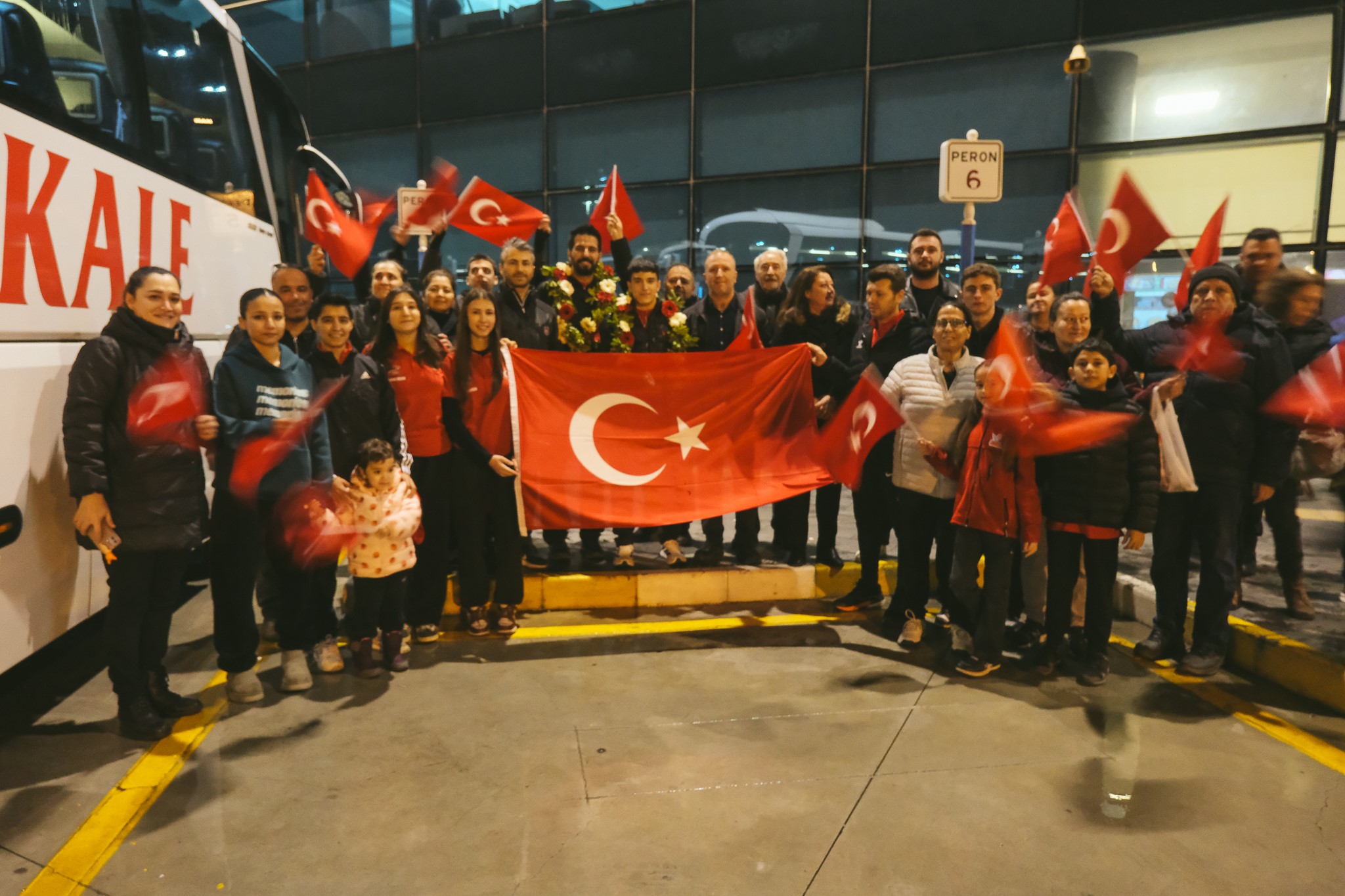 Aydınlı Sporcu Coşkuyla Karşılandı (2)