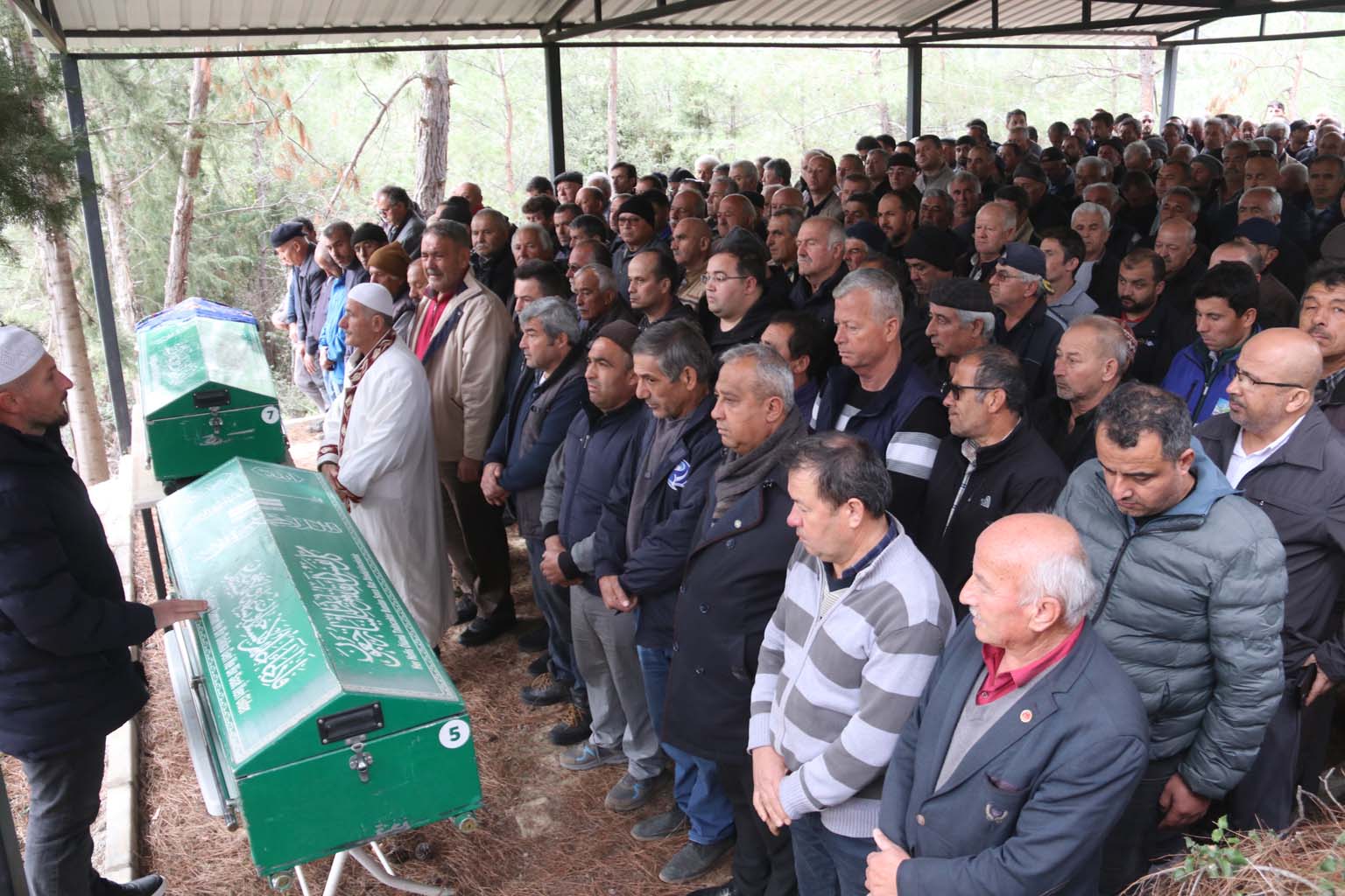 Babaanne Ve 3 Yaşındaki Torunu Toprağa Verildi (2)