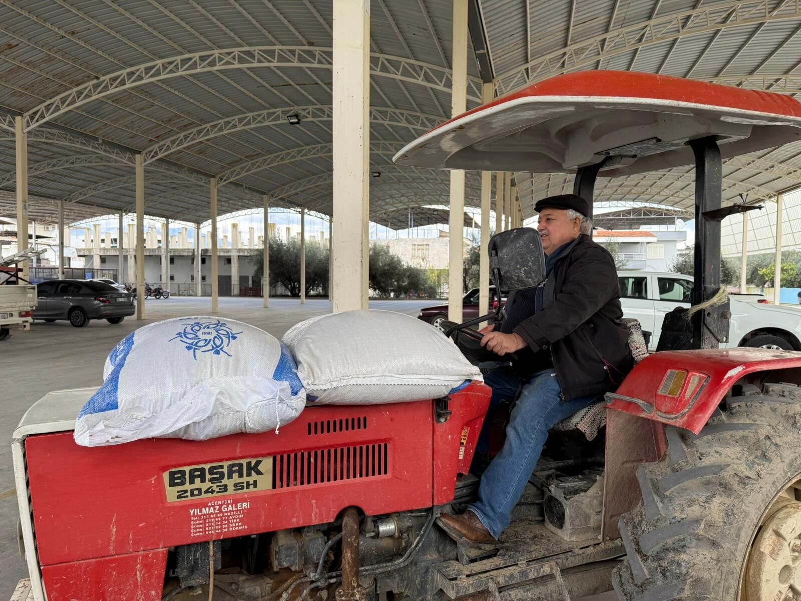 Başkan Çerçioğlu’nun Küçük Üreticilere Yem Destekleri Devam Ediyor (7)