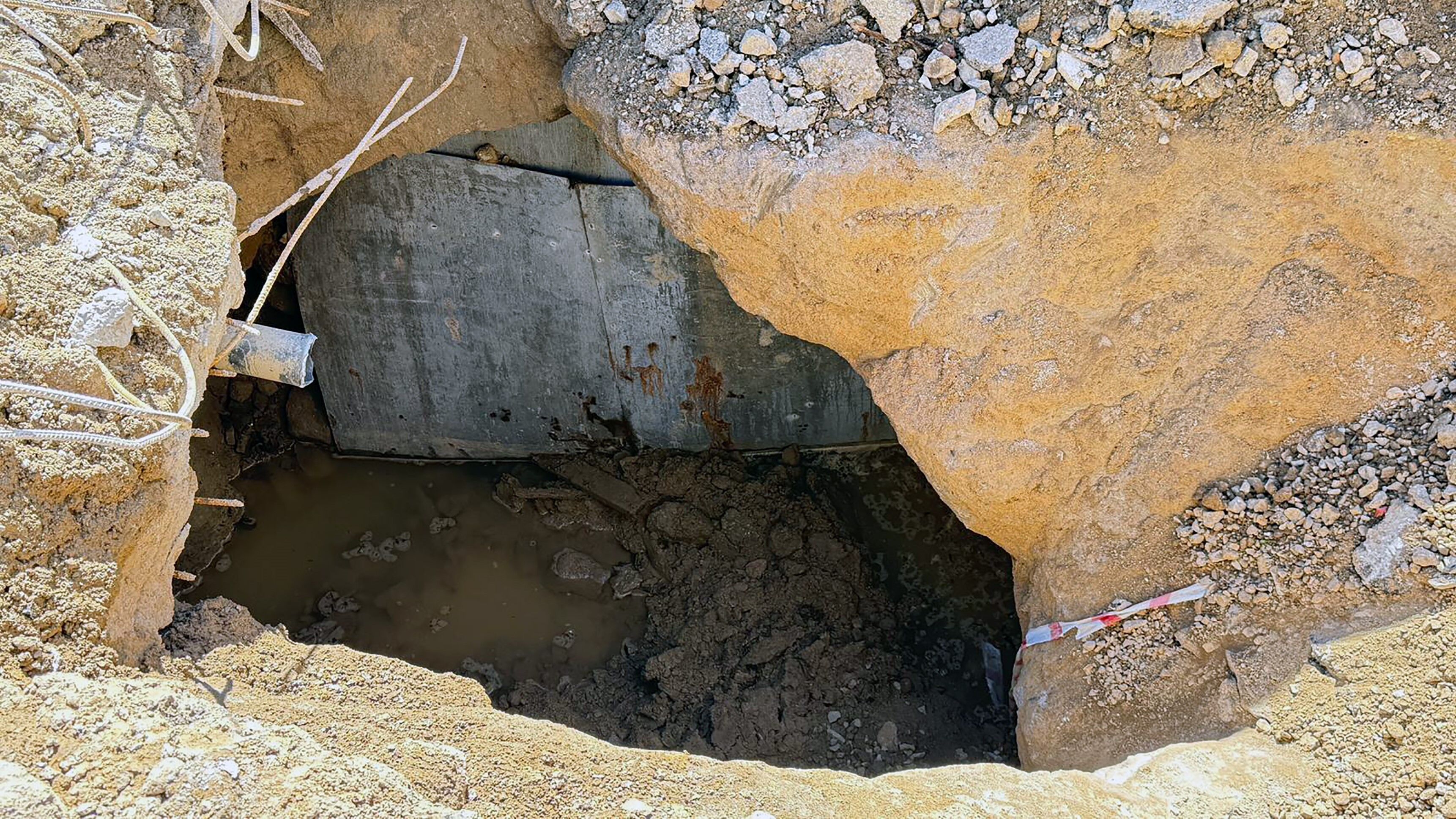 Belediyenin Kazısında Mezar Bulundu (3)