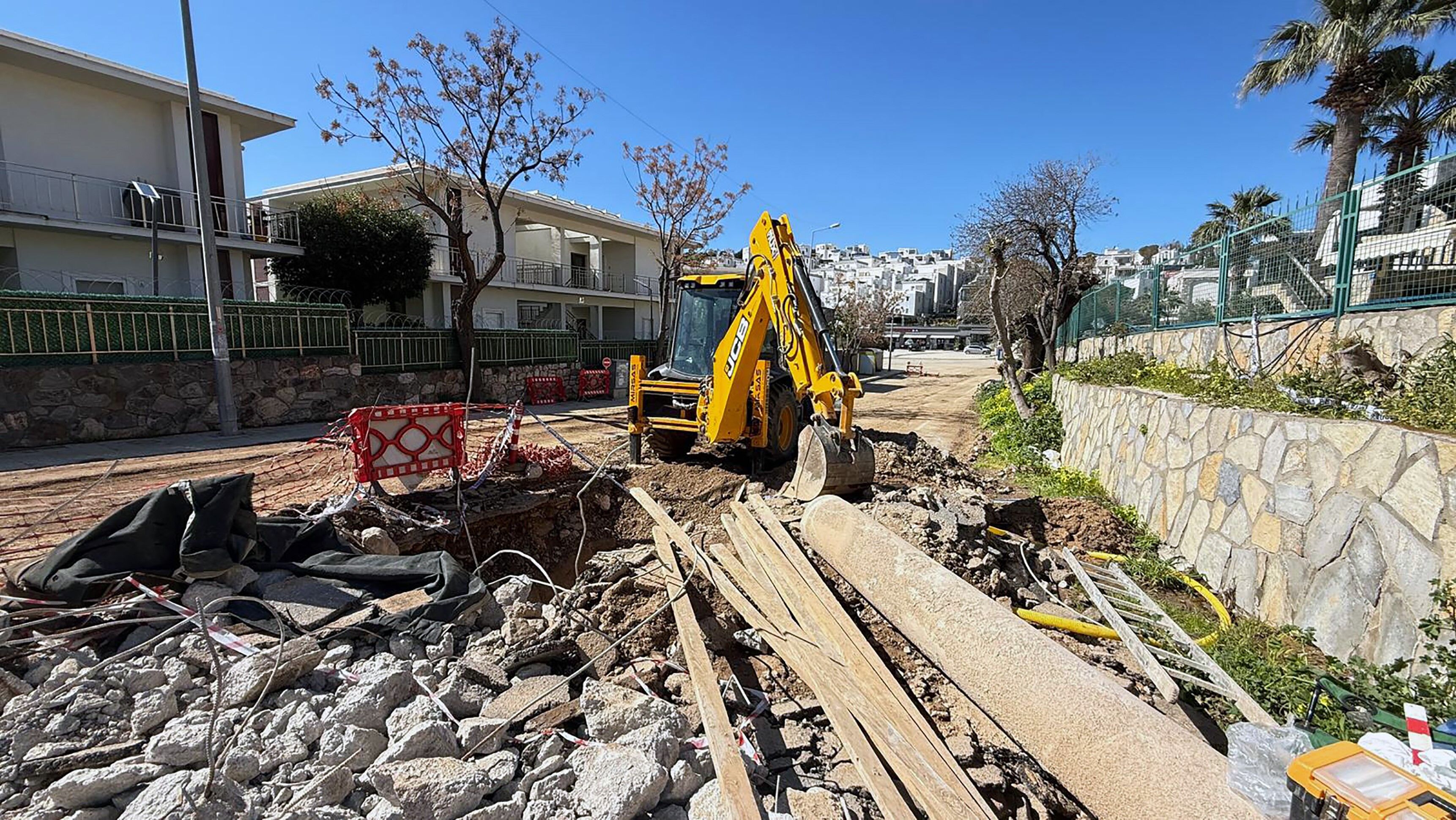 Belediyenin Kazısında Mezar Bulundu (4)