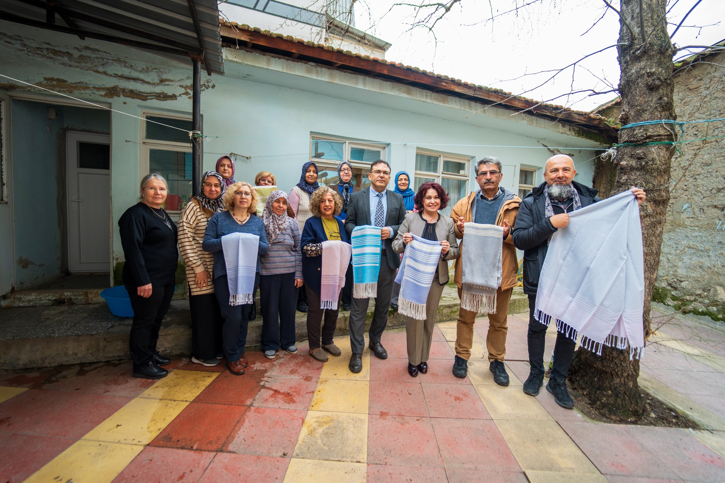 Bir Dönem Gemilere Yelken Olan, 1970'Li Yıllarda Makineleşme Ve Konfeksiyon Atölyeleriyle Üretimi Duran Manisa Bezi, Geleneksel Tezgâhlarda (8)