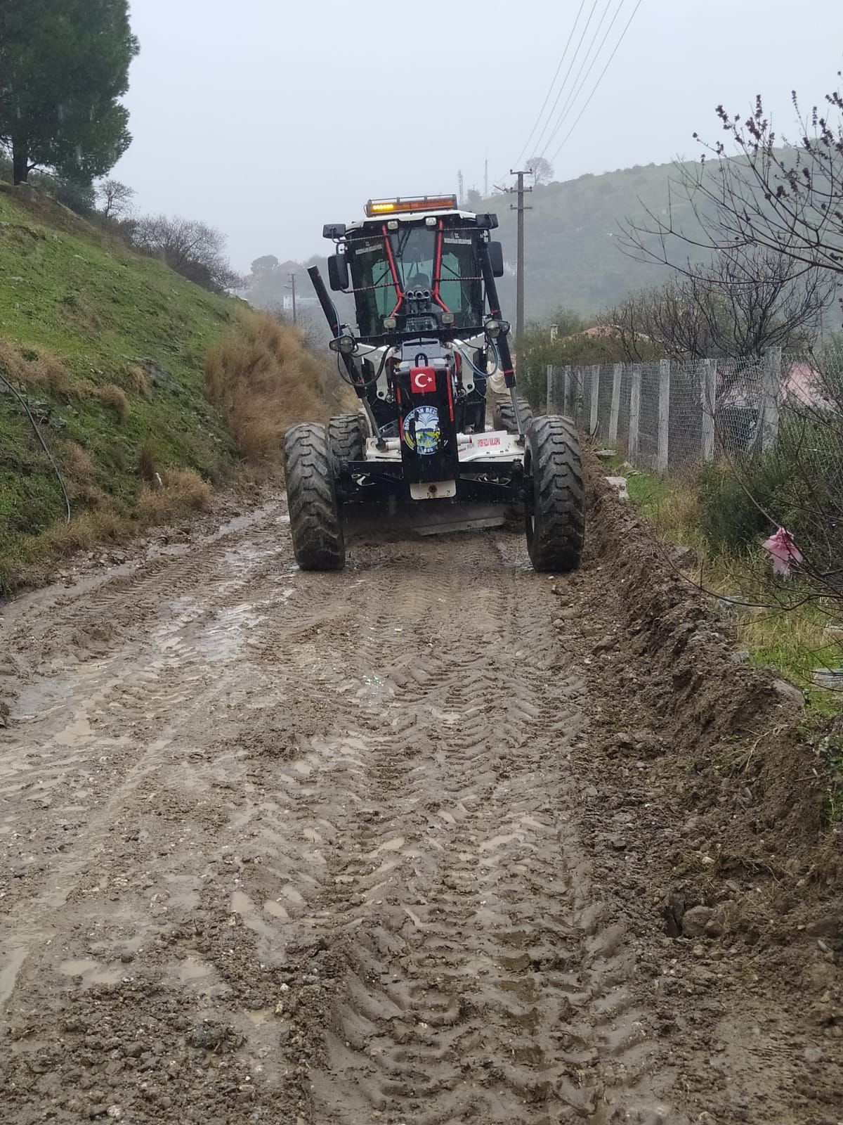 Bozdoğan Belediyesi Ekipleri Sağanak Yağış Sonrası Çalışmalarını Sürdürüyor (3)