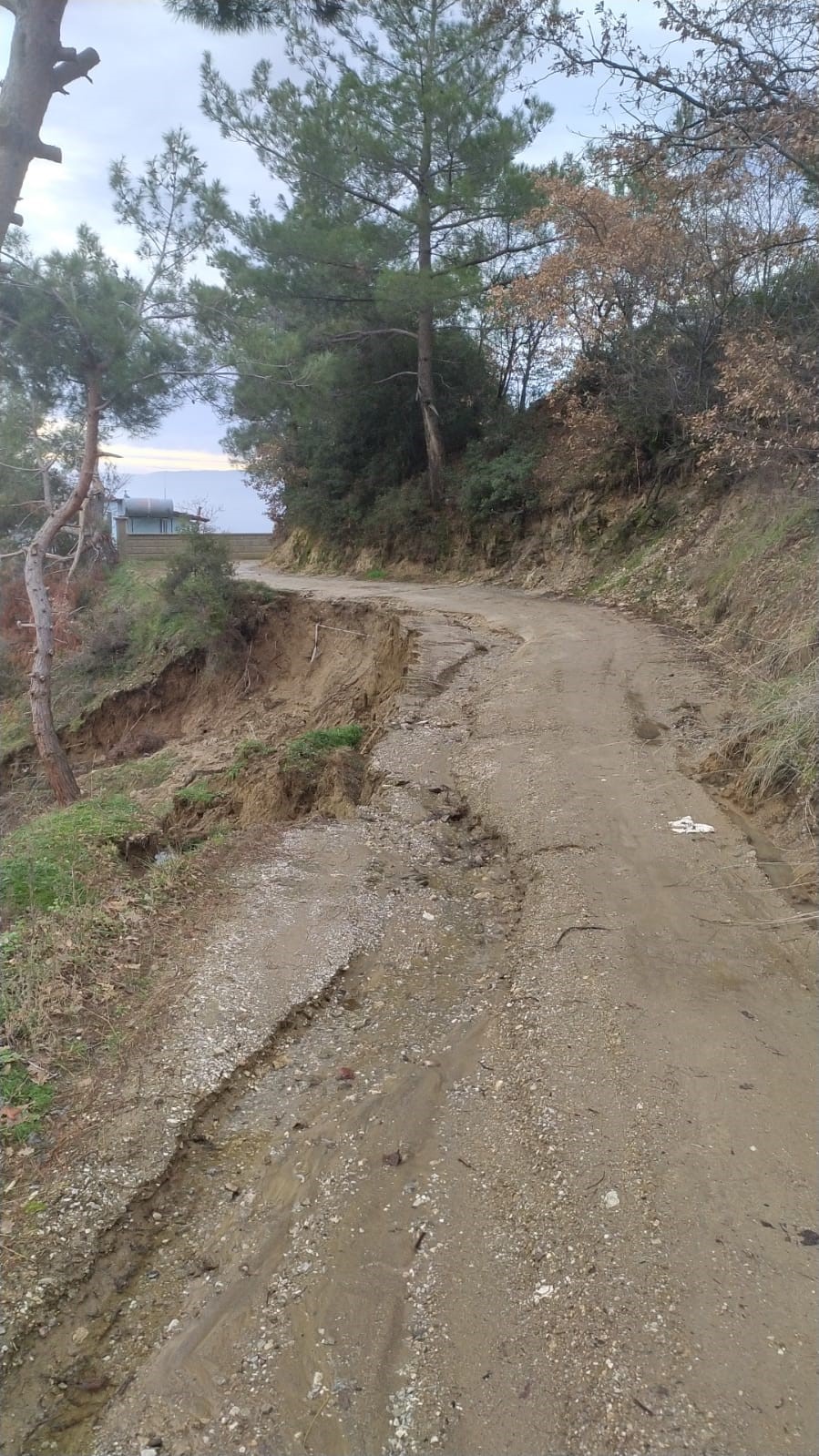 Bozuk Yol Yağışların Ardından Çileye Döndü (4)