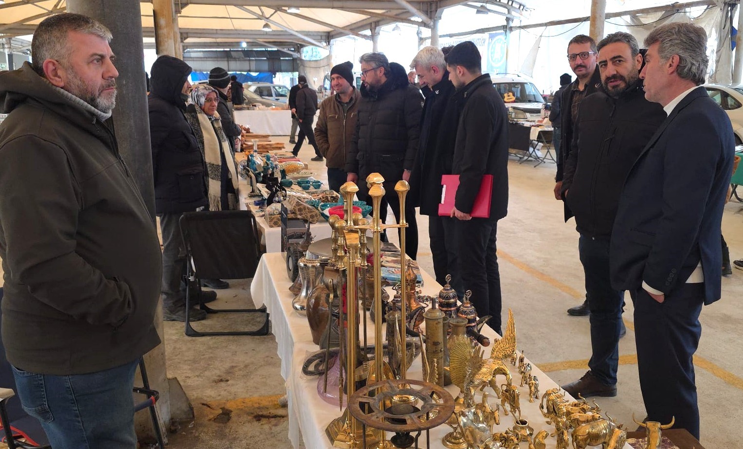 Bu Pazarda Her Şey Var (2)