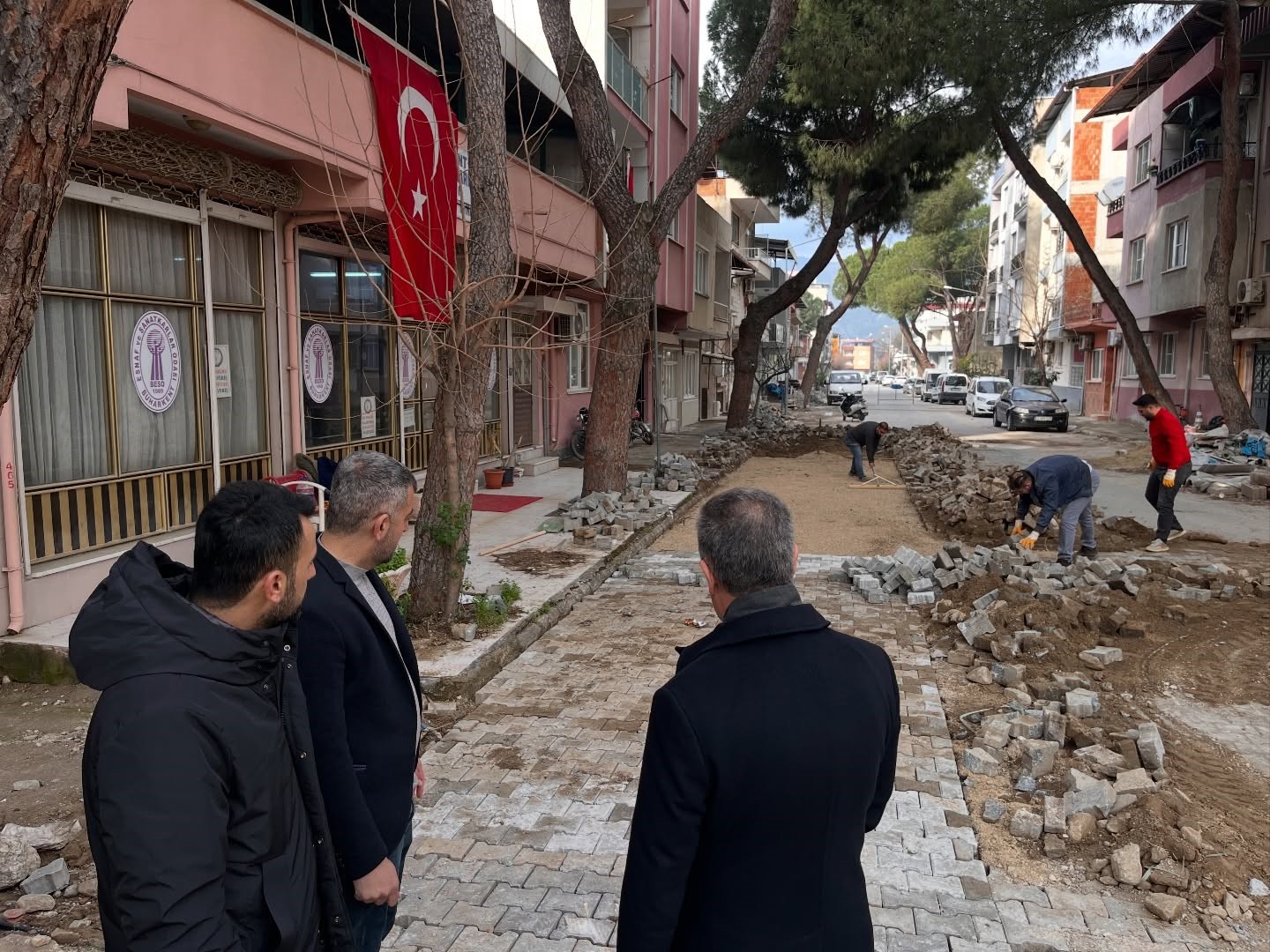 Buharkent’te Bozulan Yollar Yenileniyor (2)