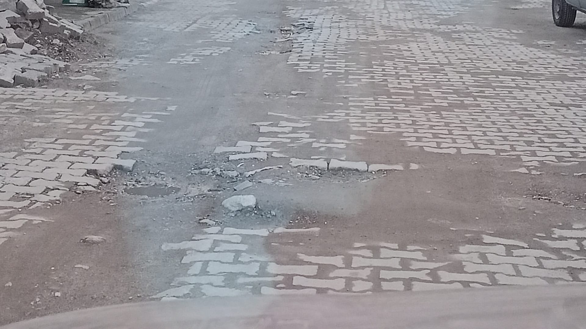 Buharkent’te Yollar Köstebek Yuvasına Döndü (1)