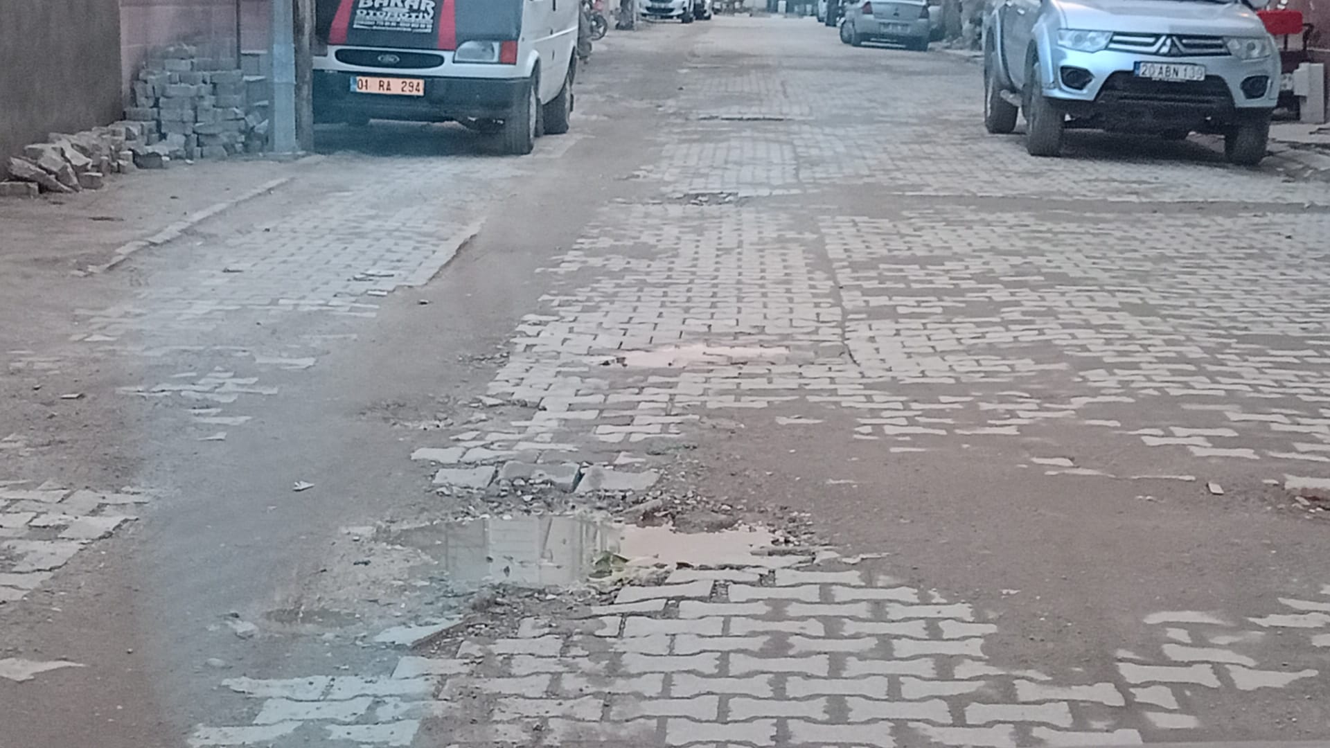 Buharkent’te Yollar Köstebek Yuvasına Döndü (2)