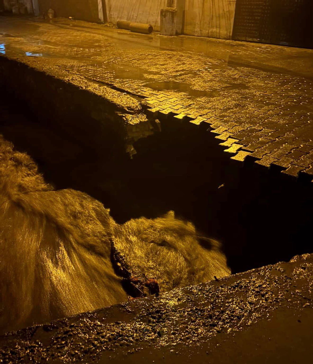 Çerçioğlu Ile Ak Parti’ye Geçmişti, Söke’yi Kaderine Terk Etti.. Tepki Büyük (4)