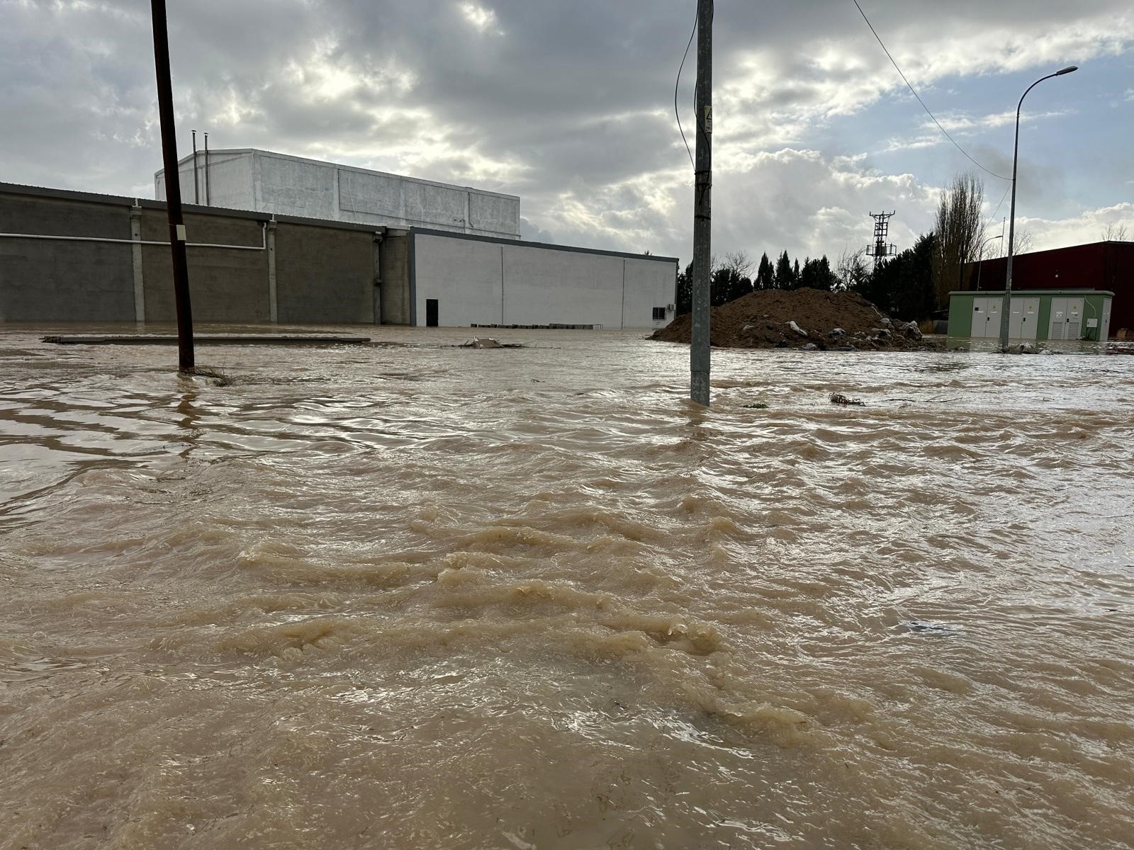 Değirmendere Deresi Taştı, Tarım Arazilerini Ve Iş Yerlerini Su Bastı (3)