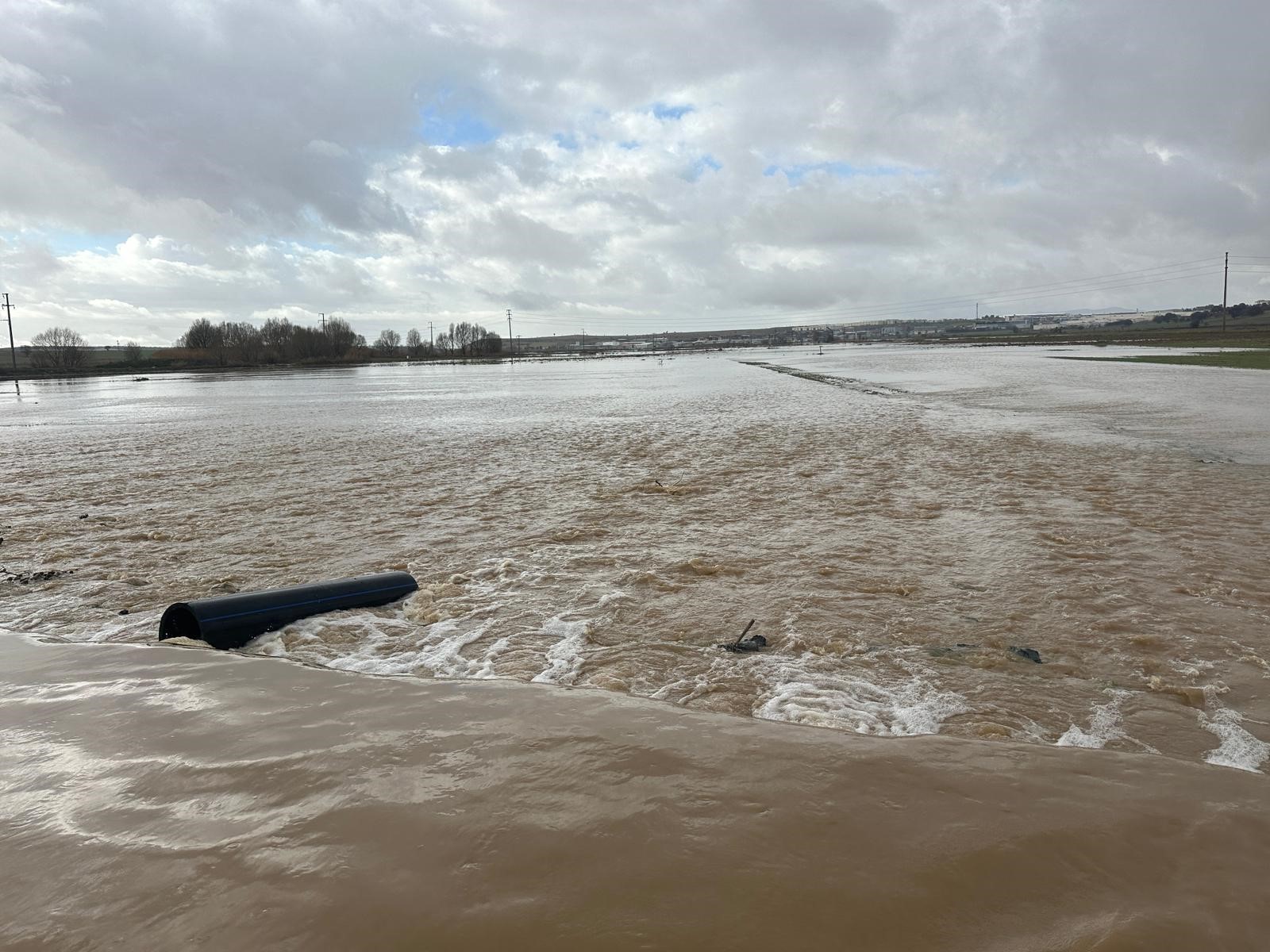 Değirmendere Deresi Taştı, Tarım Arazilerini Ve Iş Yerlerini Su Bastı (8)
