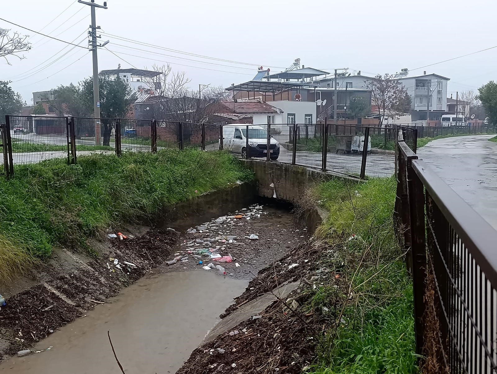 Dereyi Çöplüğe Çevirmişler (3)