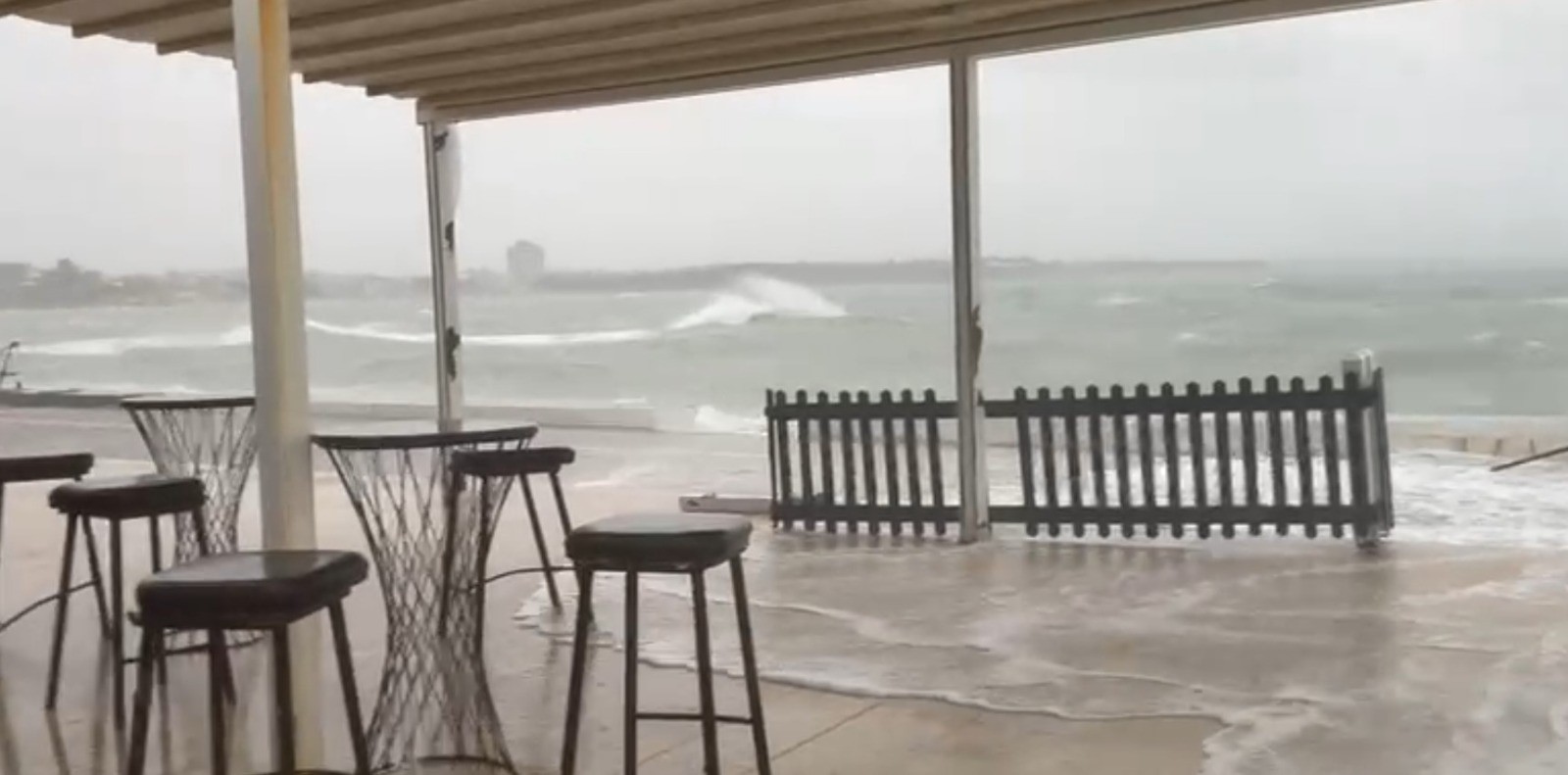 Didim’de Deniz Taştı (4)