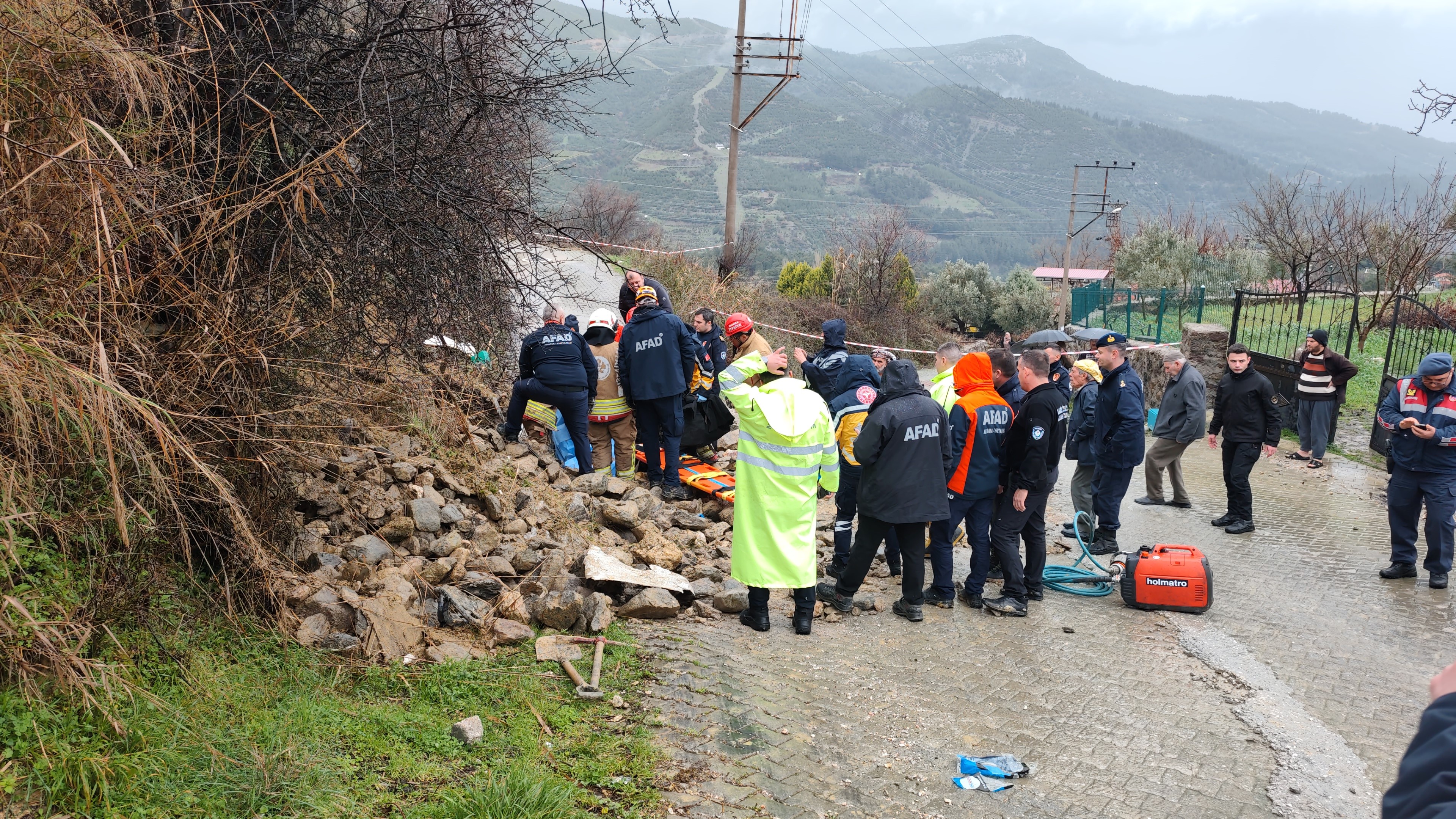 Duvarın Altında Kaldı, Hayatını Kaybetti (2)