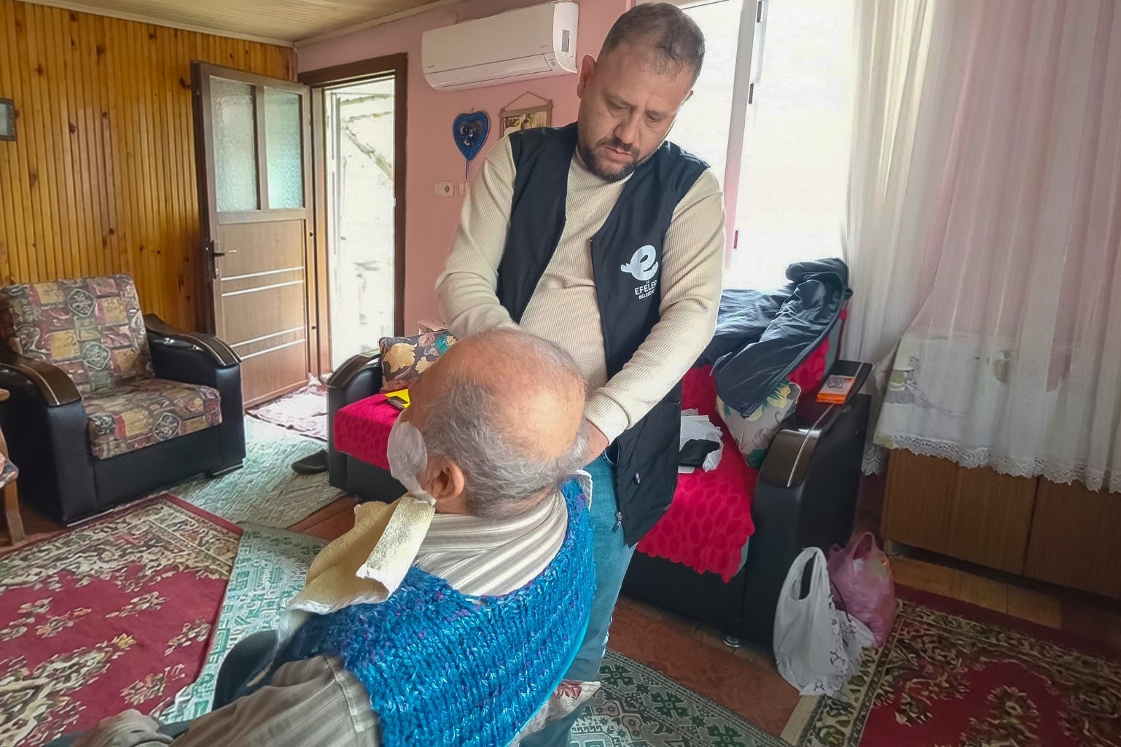 Efeler Belediyesi Evde Bakım Hizmetleri Devam Ediyor (3)