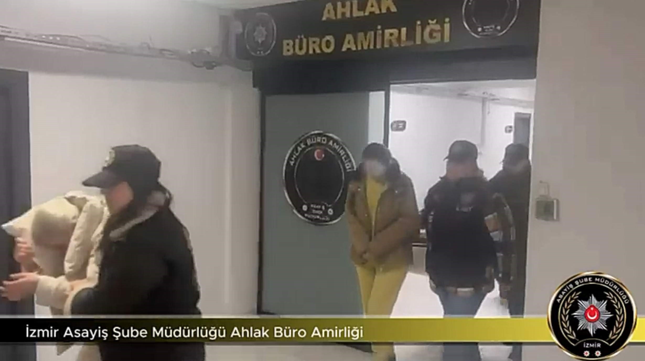 Erkekli Kadınlı Yakalandılar (2)