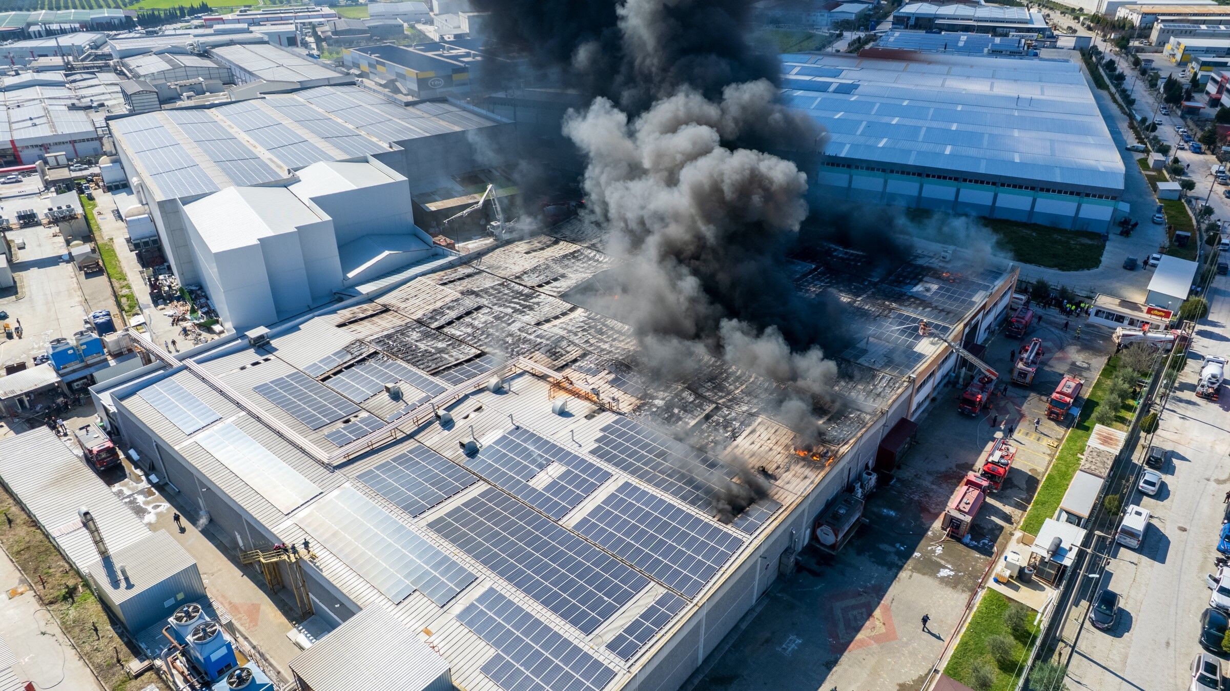 Fabrikada Yangın Çıktı (2)-1