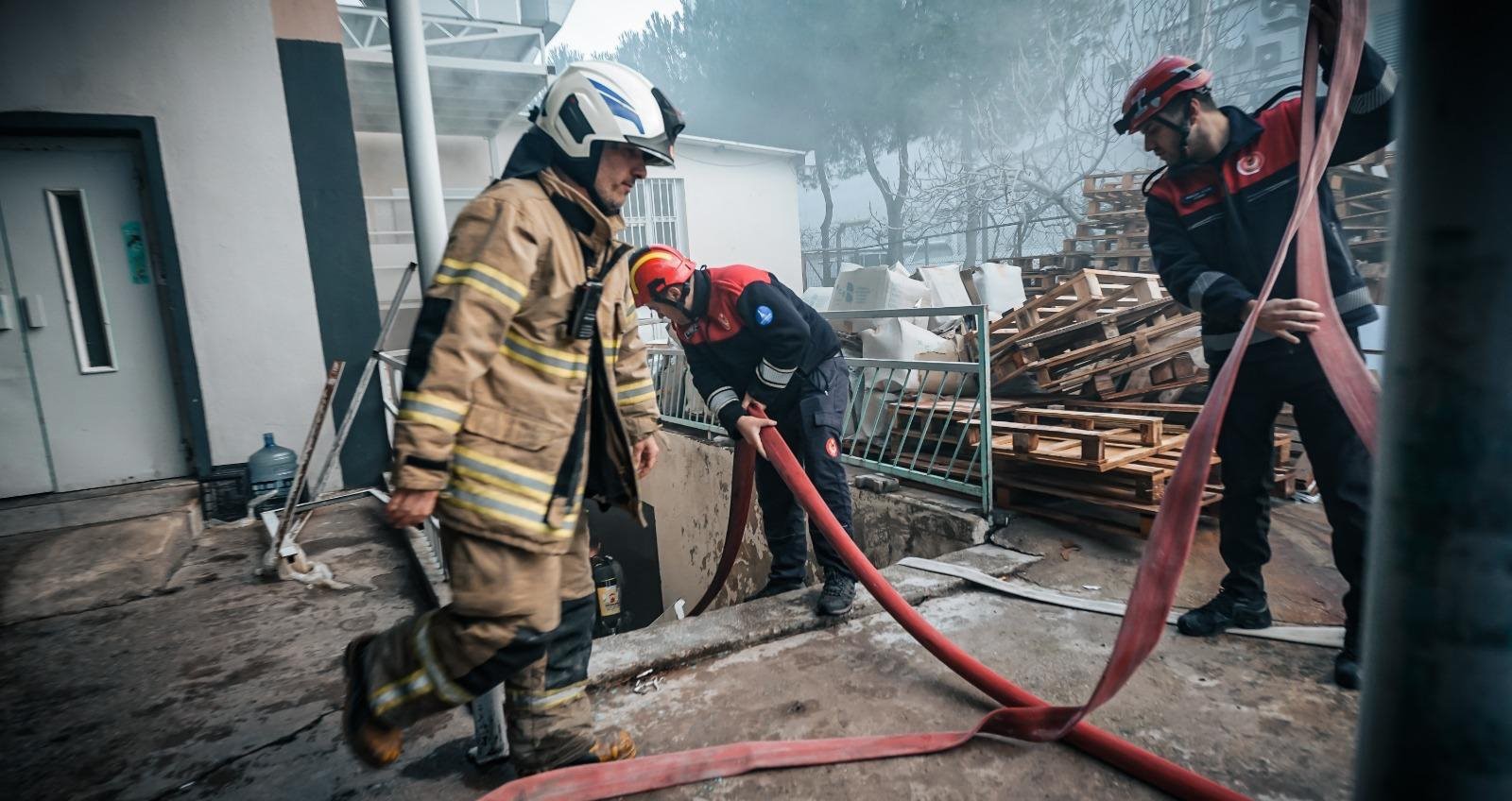 Fabrikada Yangın Çıktı (4)
