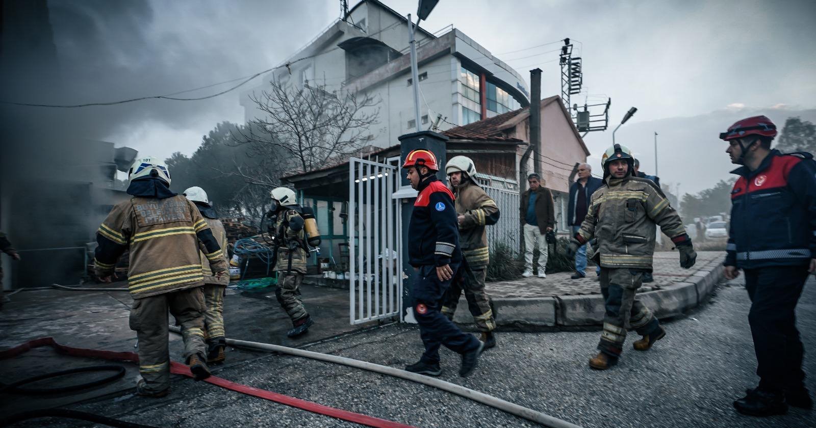 Fabrikada Yangın Çıktı (5)