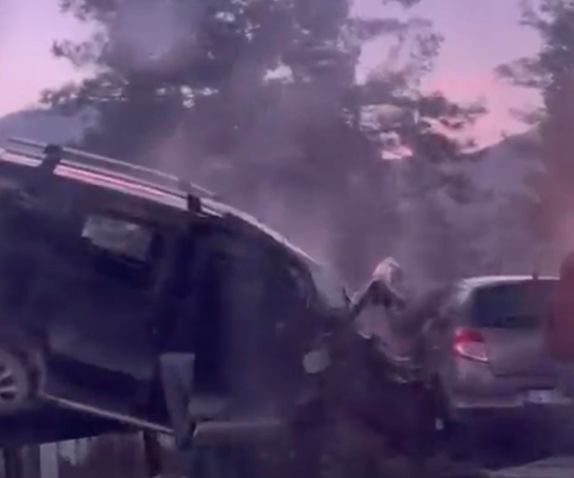 Feci Trafik Kazasında 4 Kişi Hastaneye Kaldırıldı (3)