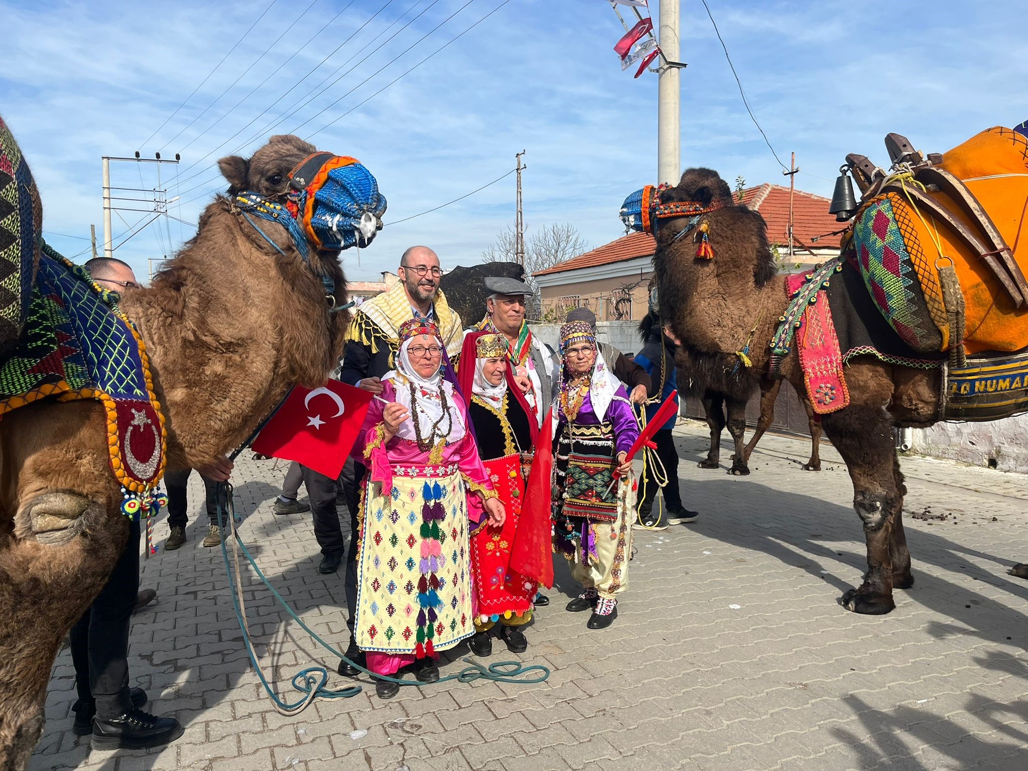 Germencik’te Deve Heykeli Açıldı (4)