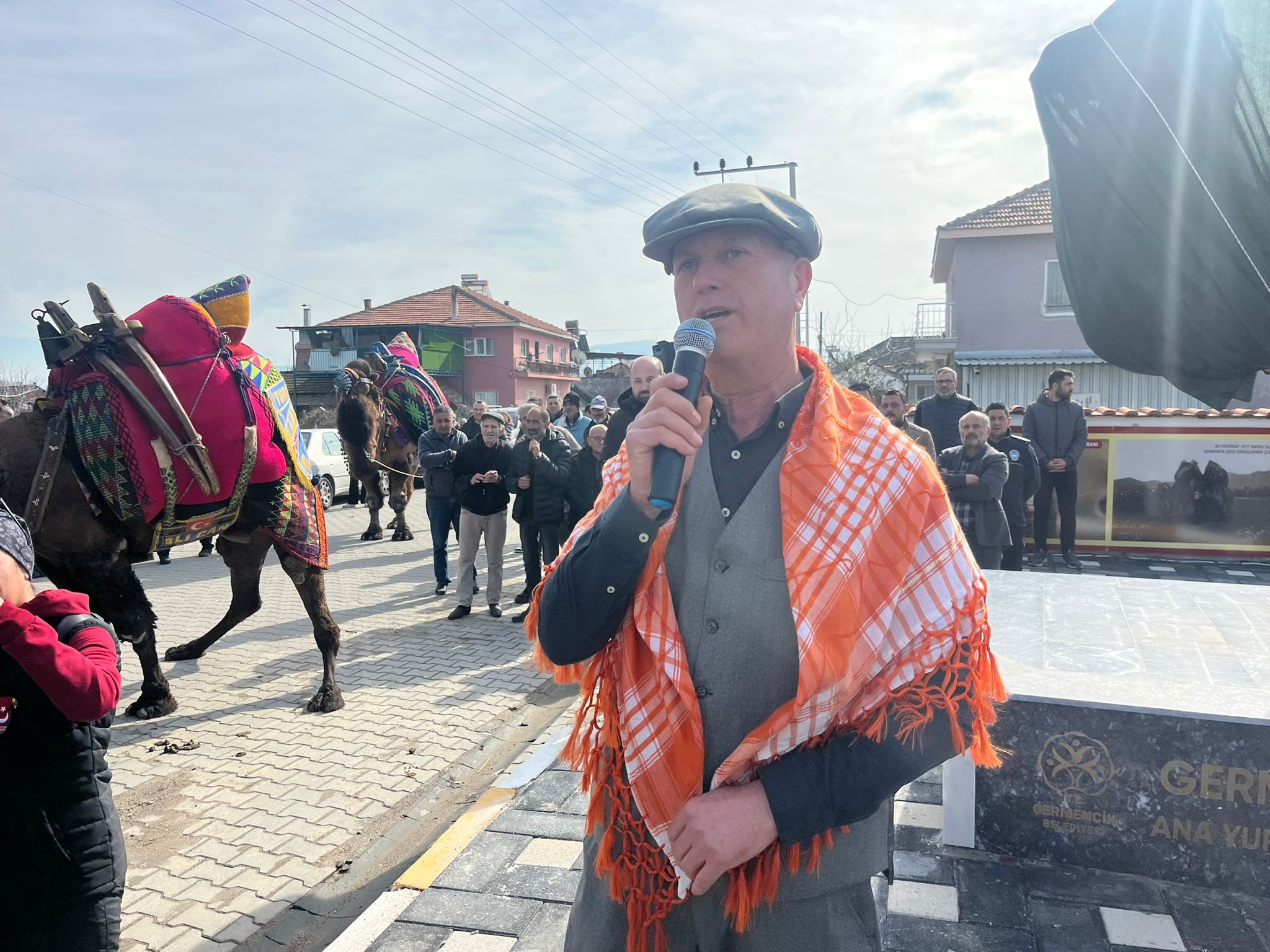 Germencik’te Deve Heykeli Açıldı (5)