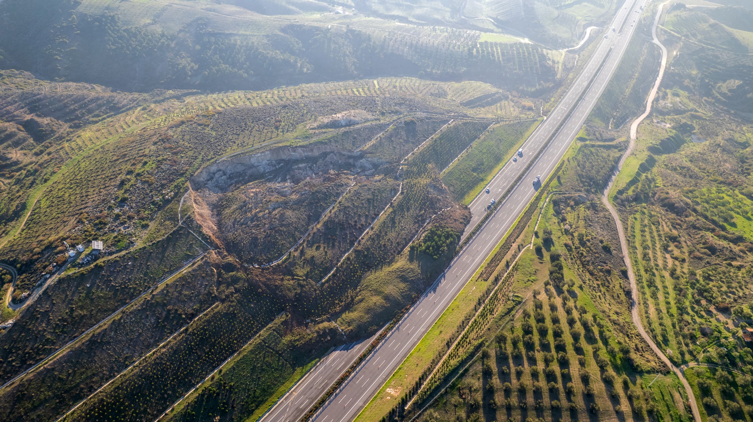 İzmir Otoyolu’nda Heyelan (4)