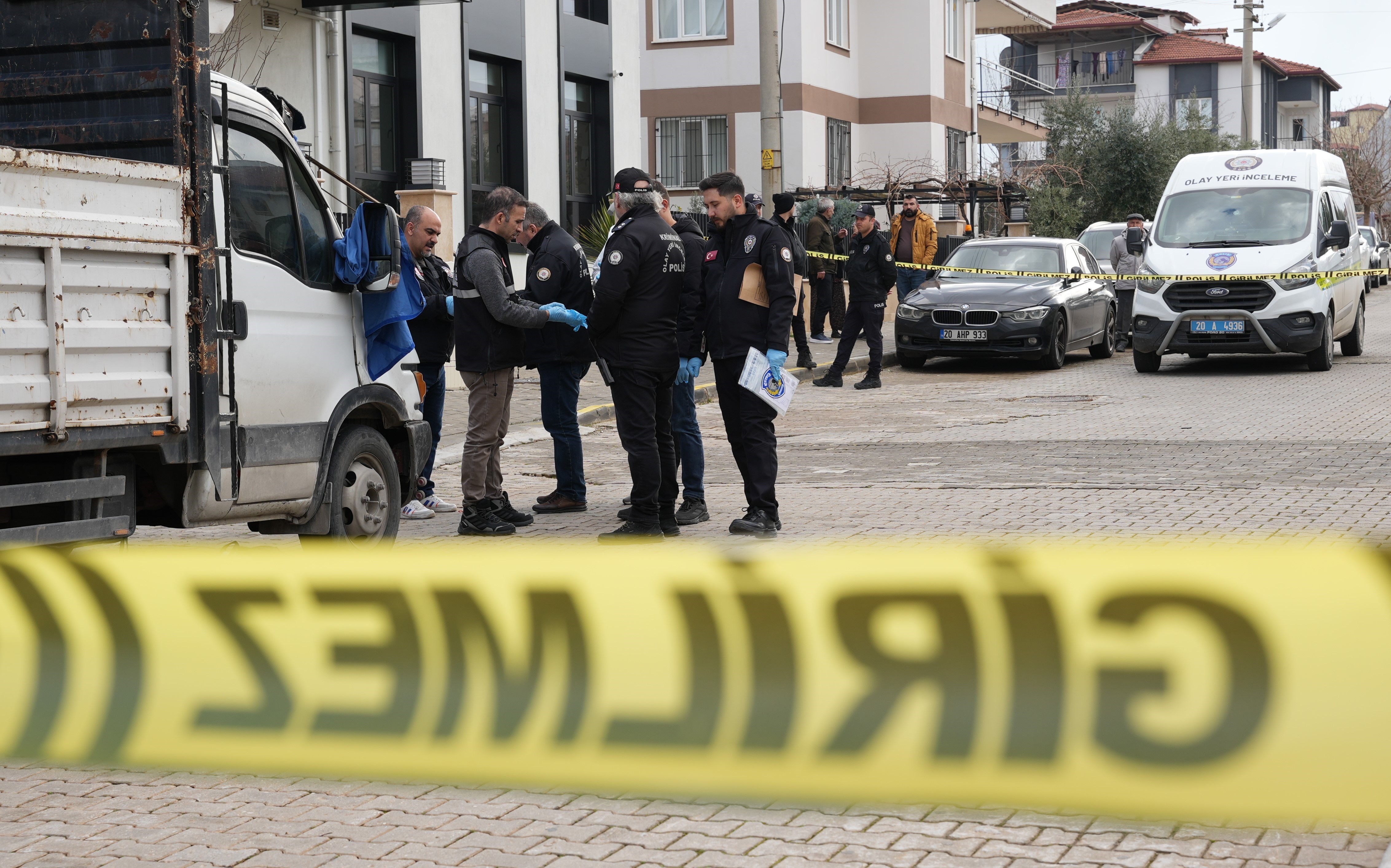 Kamyonun Içinde Cansız Bedeni Bulundu (4)