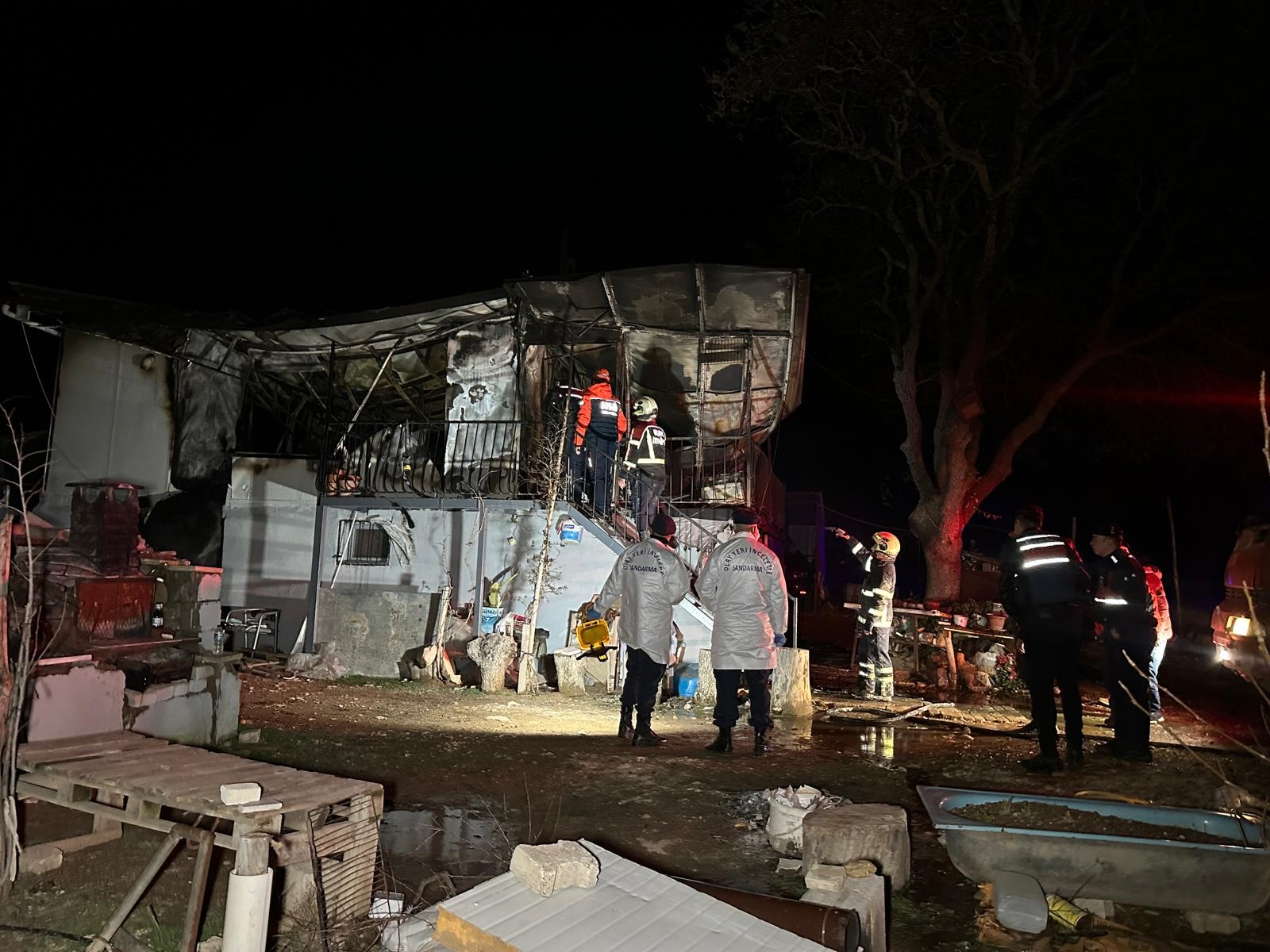 Karı Kocanın Cansız Bedeni Çıkartıldı (3)