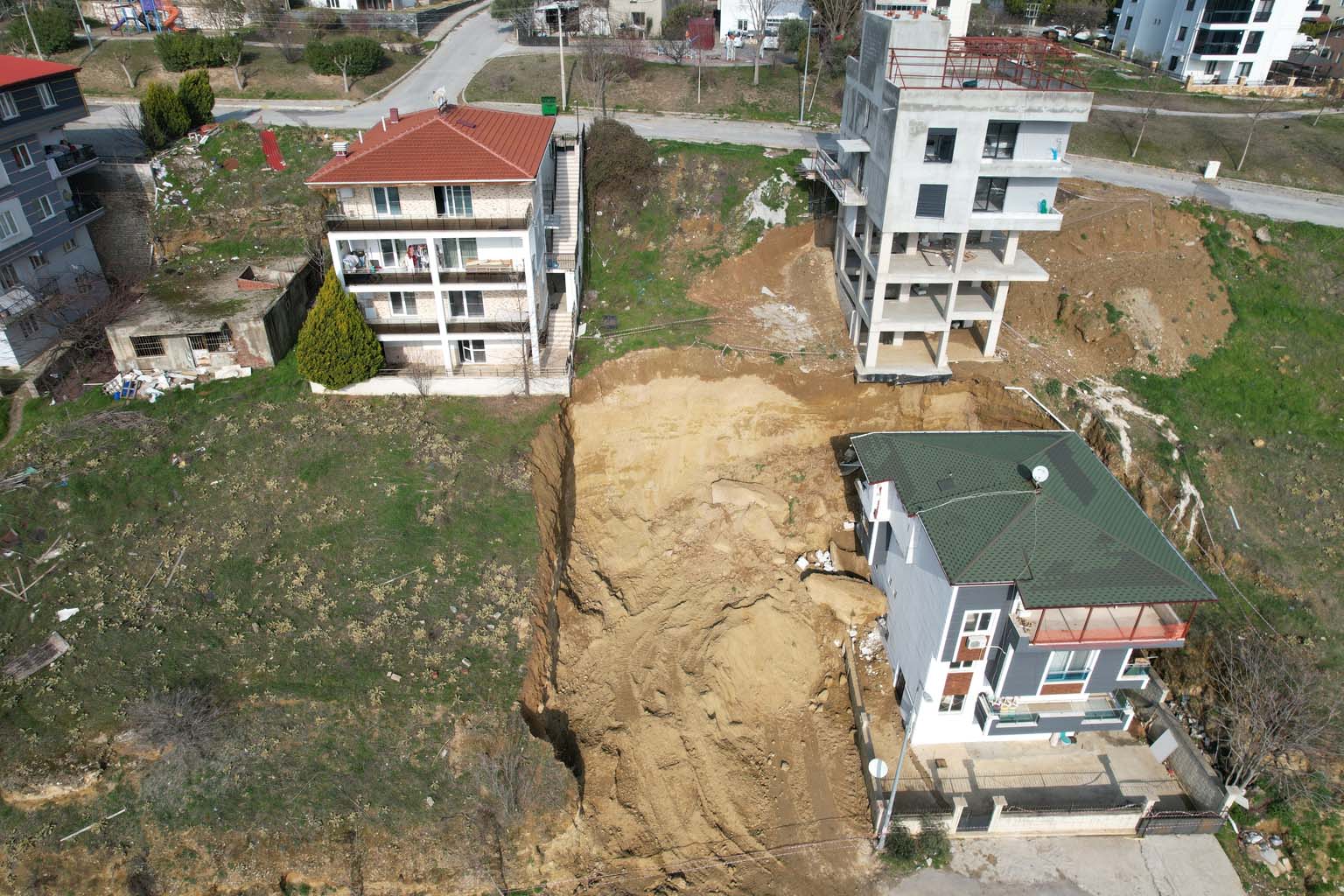 Komşu Binaları Çökme Noktasına Getiren Kazı Kaçak Çıktı (4)